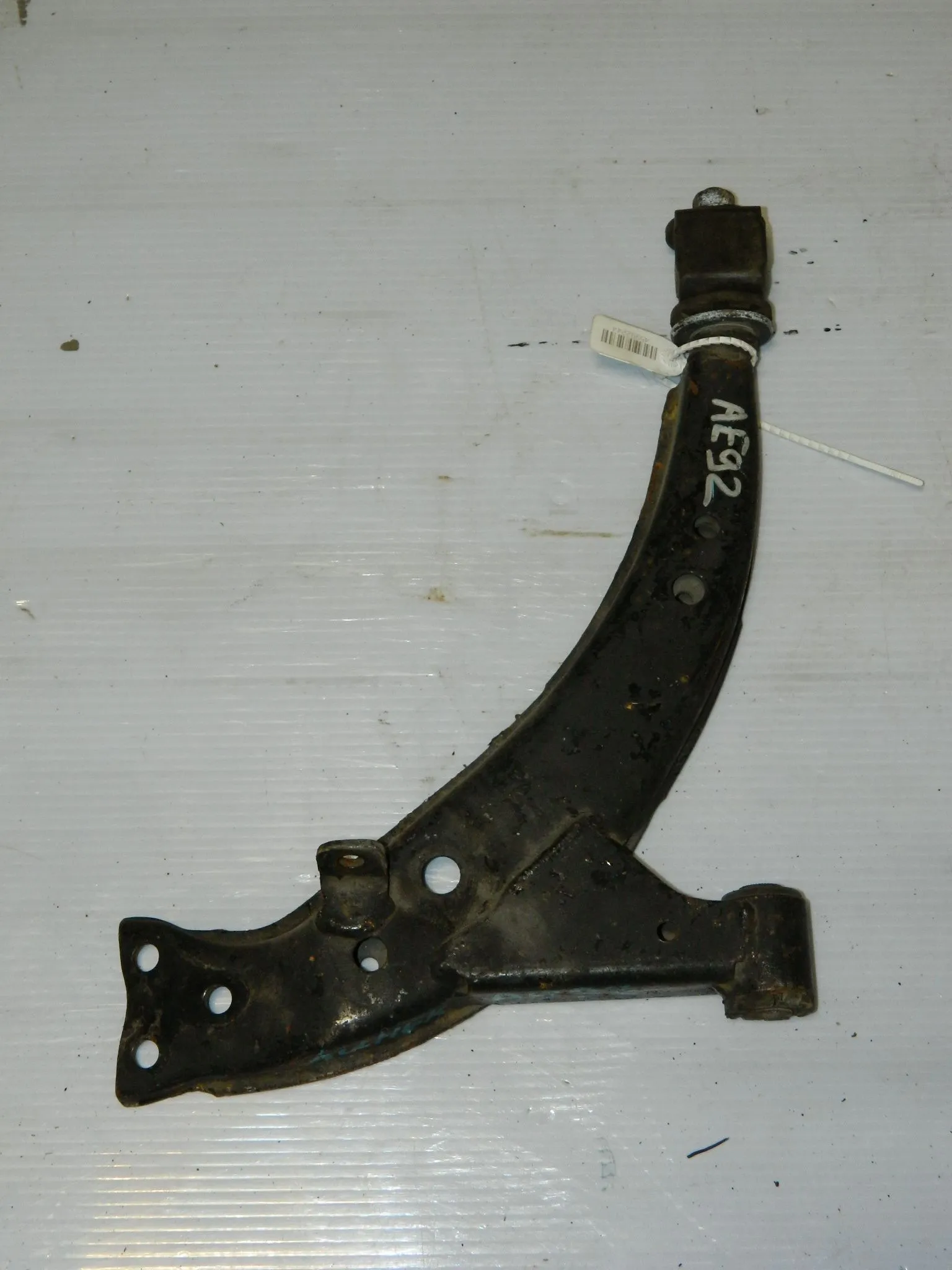 Рычаг подвески TOYOTA COROLLA LEVIN AE92 Перед Прав (Контрактный)