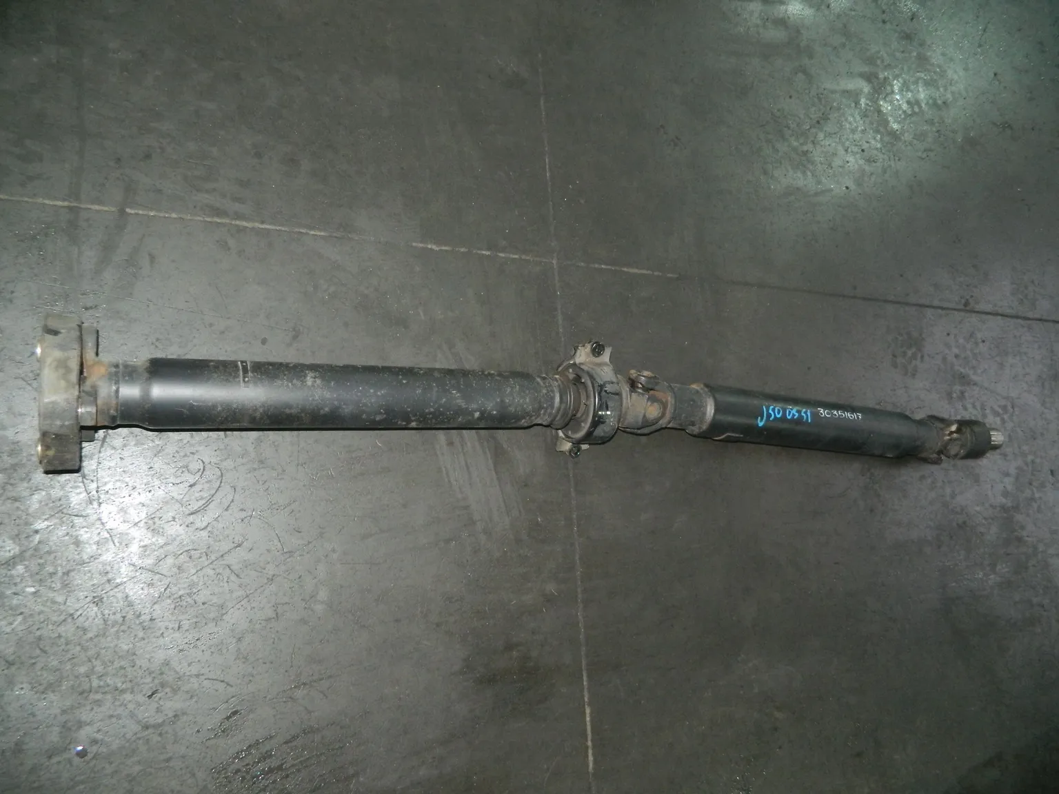 Карданный вал NISSAN SKYLINE CROSSOVER J50 (Контрактный) 30351617