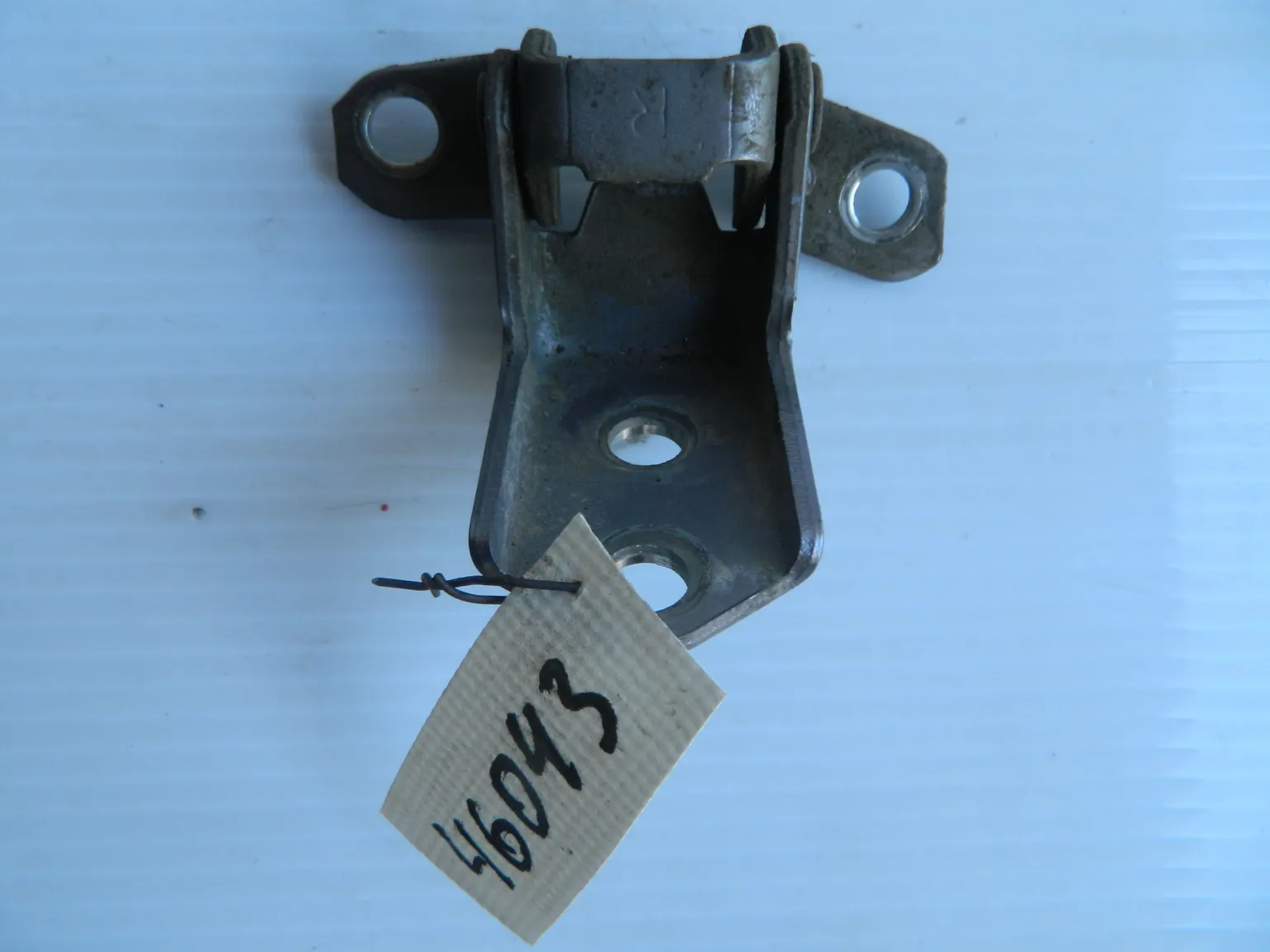 Петля двери MAZDA 6 GG Зад Лев Низ (Б/У)