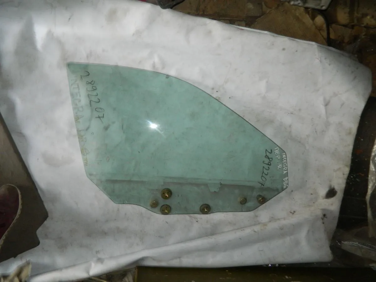 Стекло двери HONDA INTEGRA DB6 Перед. Прав (Контрактный) 2892207