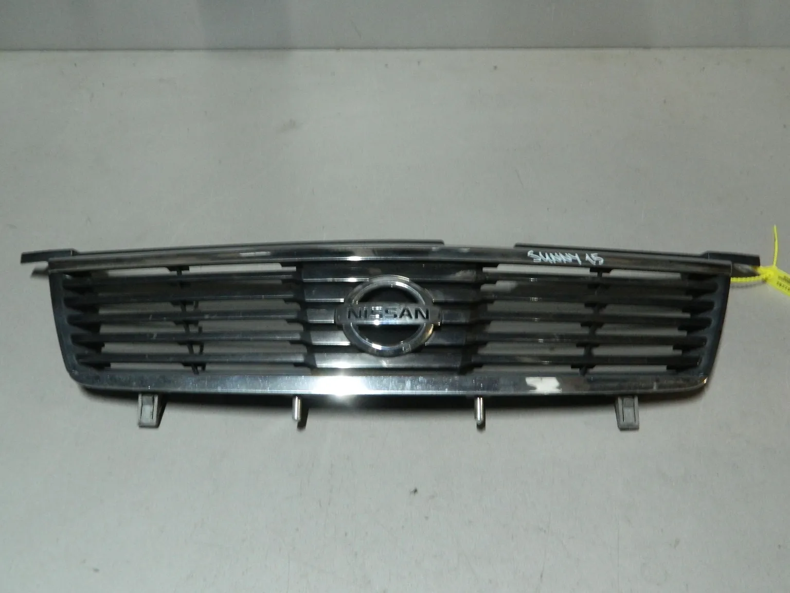 Решетка радиатора NISSAN SUNNY FB15 (Контрактный) 79773233