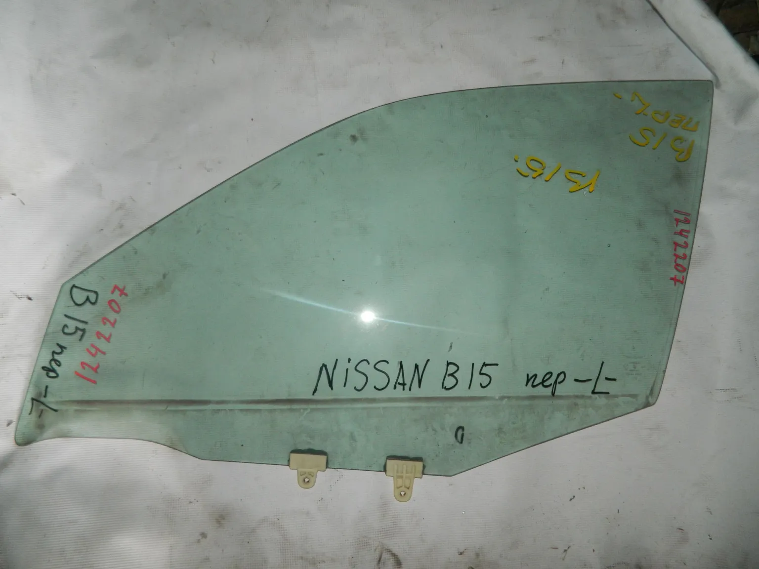 Стекло двери NISSAN SUNNY B15 Перед. Лев (Контрактный) 1242207