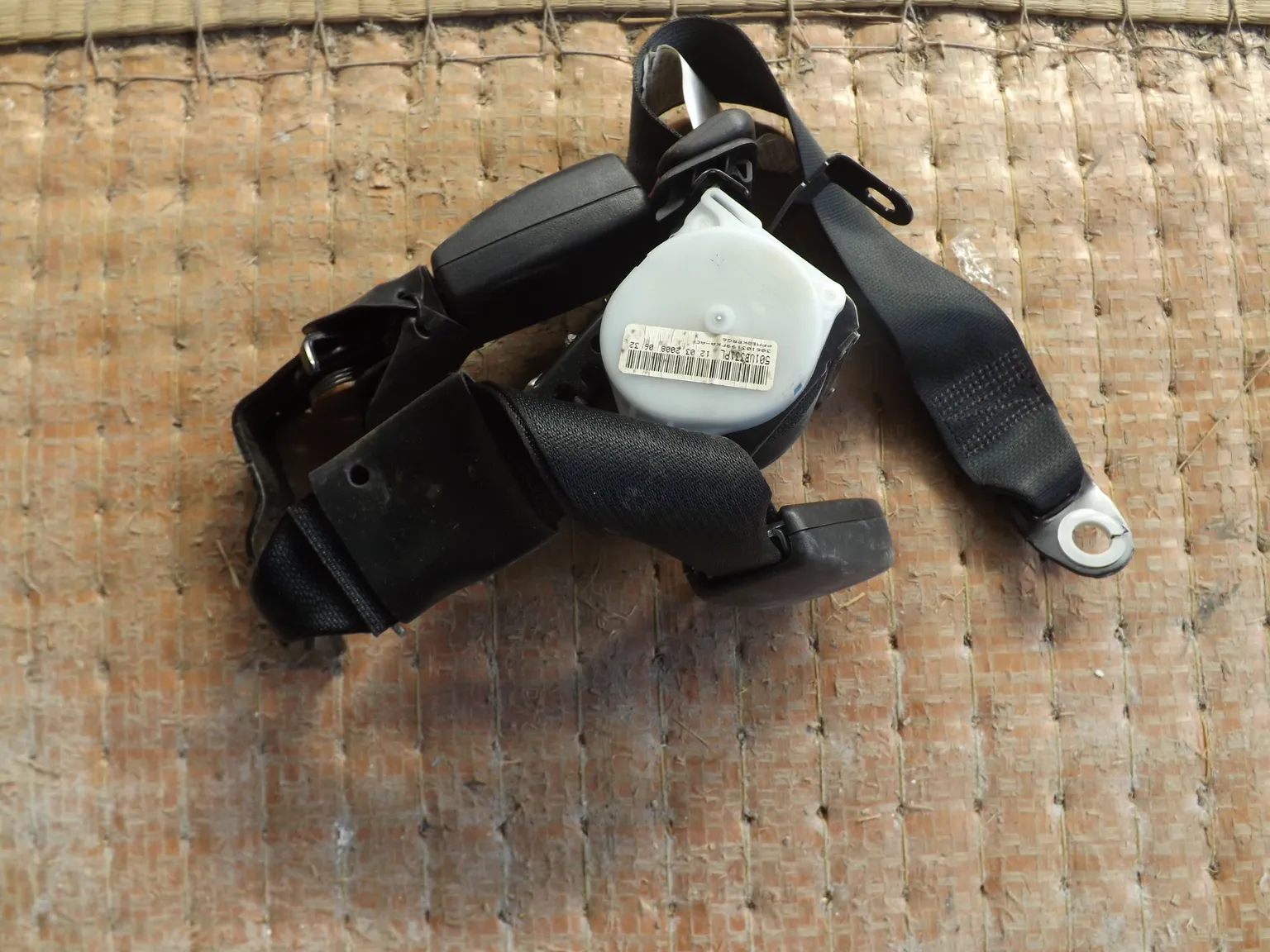 Ремень безопасности TOYOTA AVENSIS AZT250 (Контрактный) 1081130012