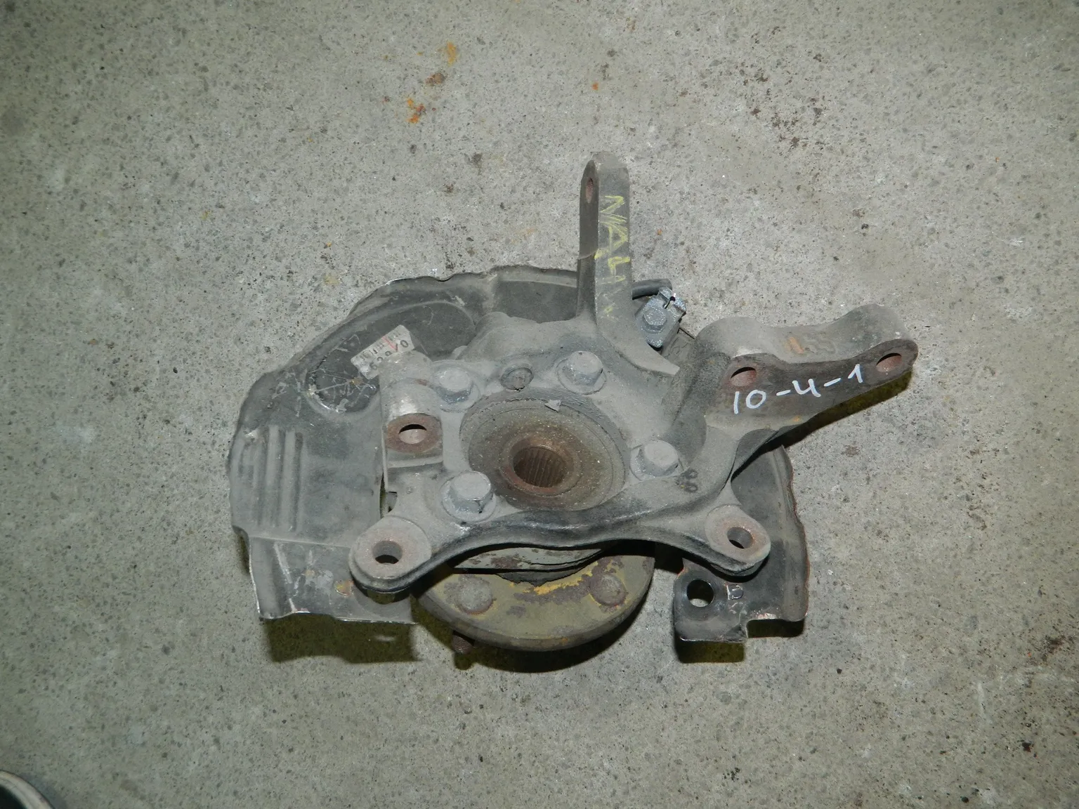 Ступица MITSUBISHI GRANDIS NA4W Перед Лев (Контрактный) 79591213