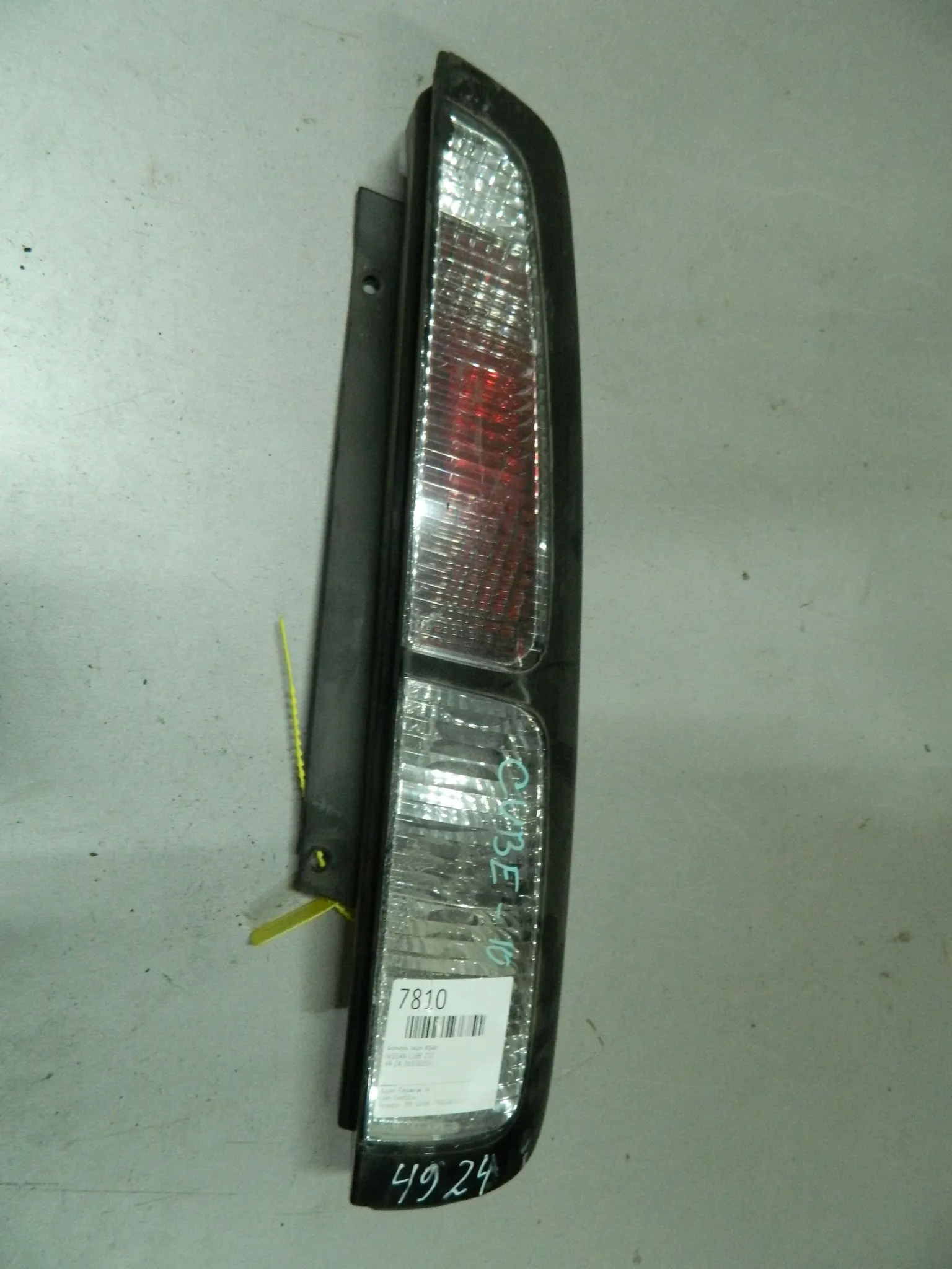 Фонарь NISSAN CUBE AZ10 Зад Прав 4924 (Контрактный) 64492206