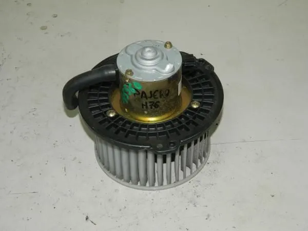 Мотор печки MITSUBISHI Pajero iO H76W (Контрактный) 24121702