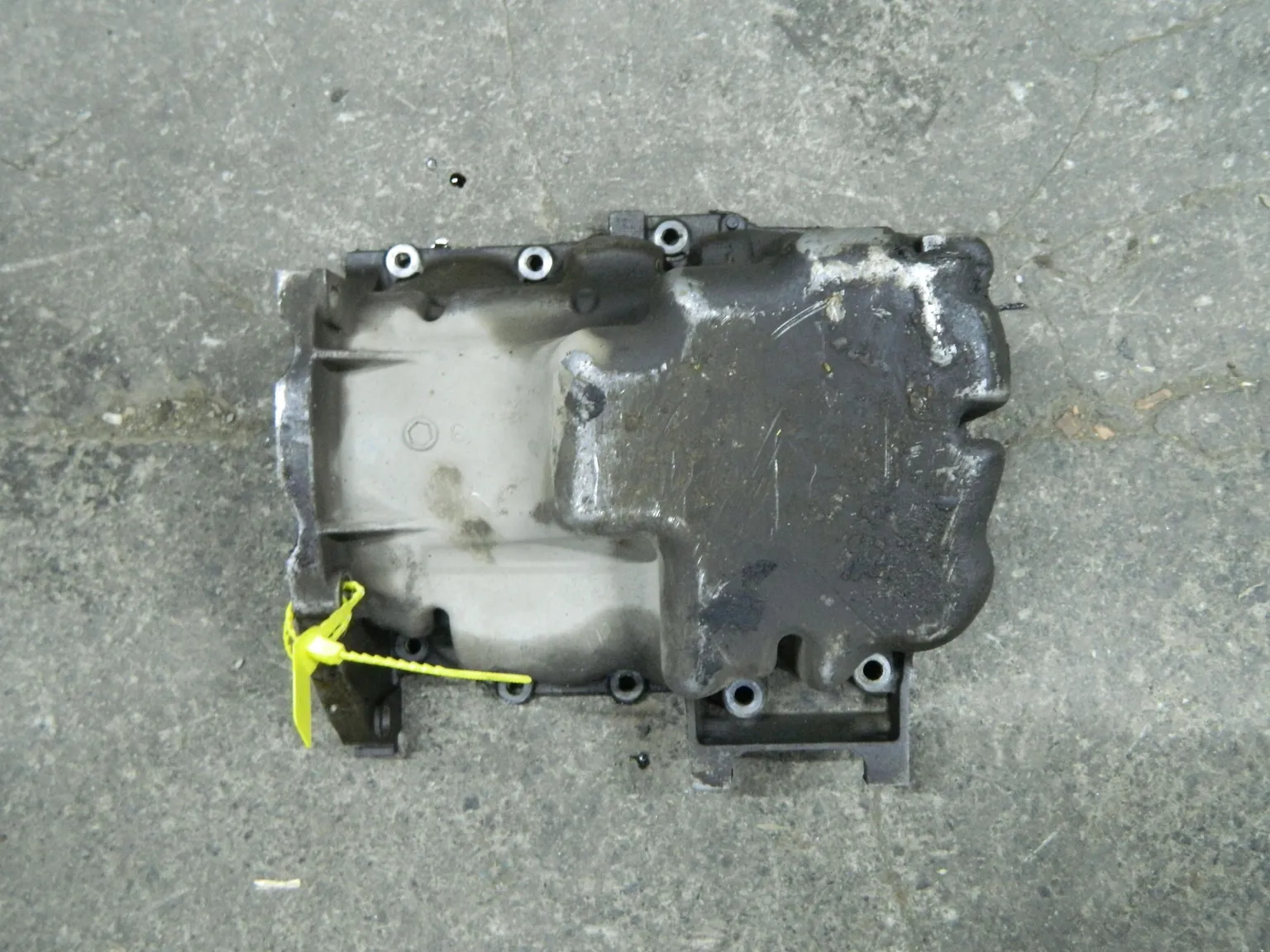 Поддон масляный TOYOTA 1KRFE (Б/У) 64492142