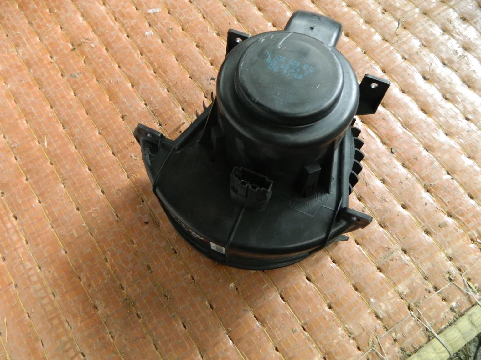 Мотор печки VOLKSWAGEN TOUAREG 7L7 (Контрактный) 2777400009