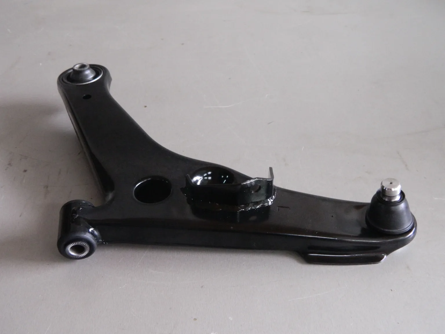 Рычаг GENERAL PARTS 4013A131 MITSUBISHI OUTLANDER CU4W CU5W Перед Лев