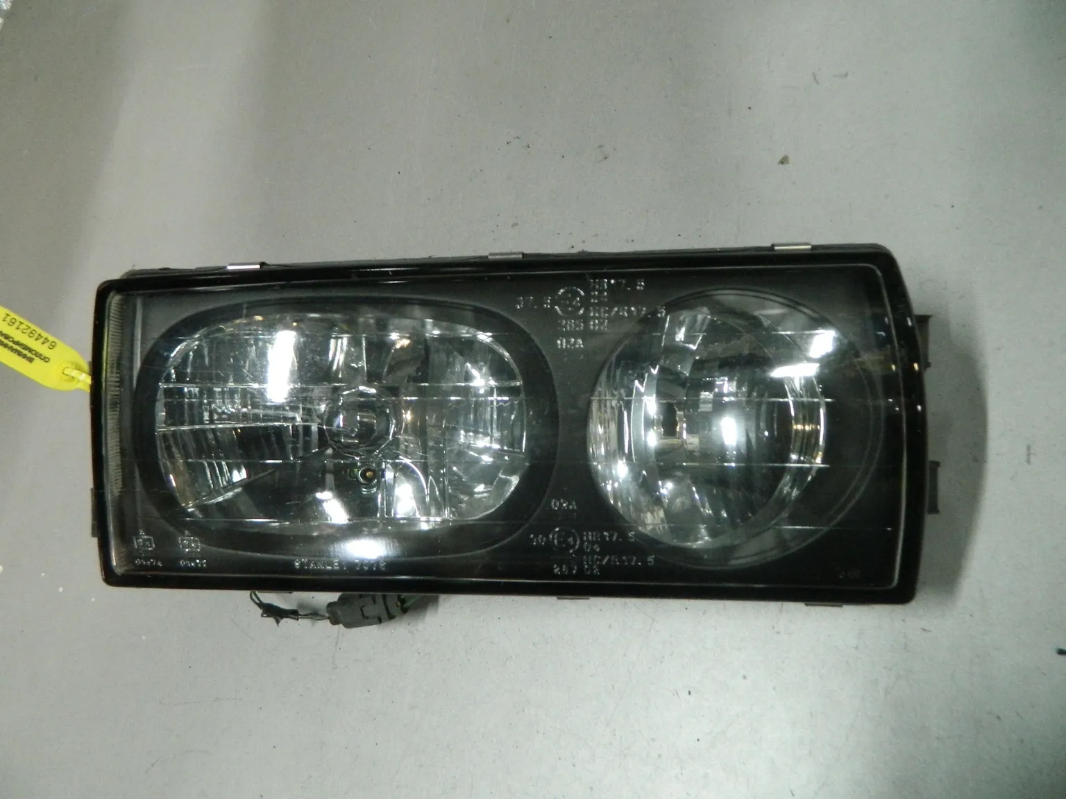 Фара MITSUBISHI DIAMANTE F13A Перед Прав 7076 (Контрактный) 64492161