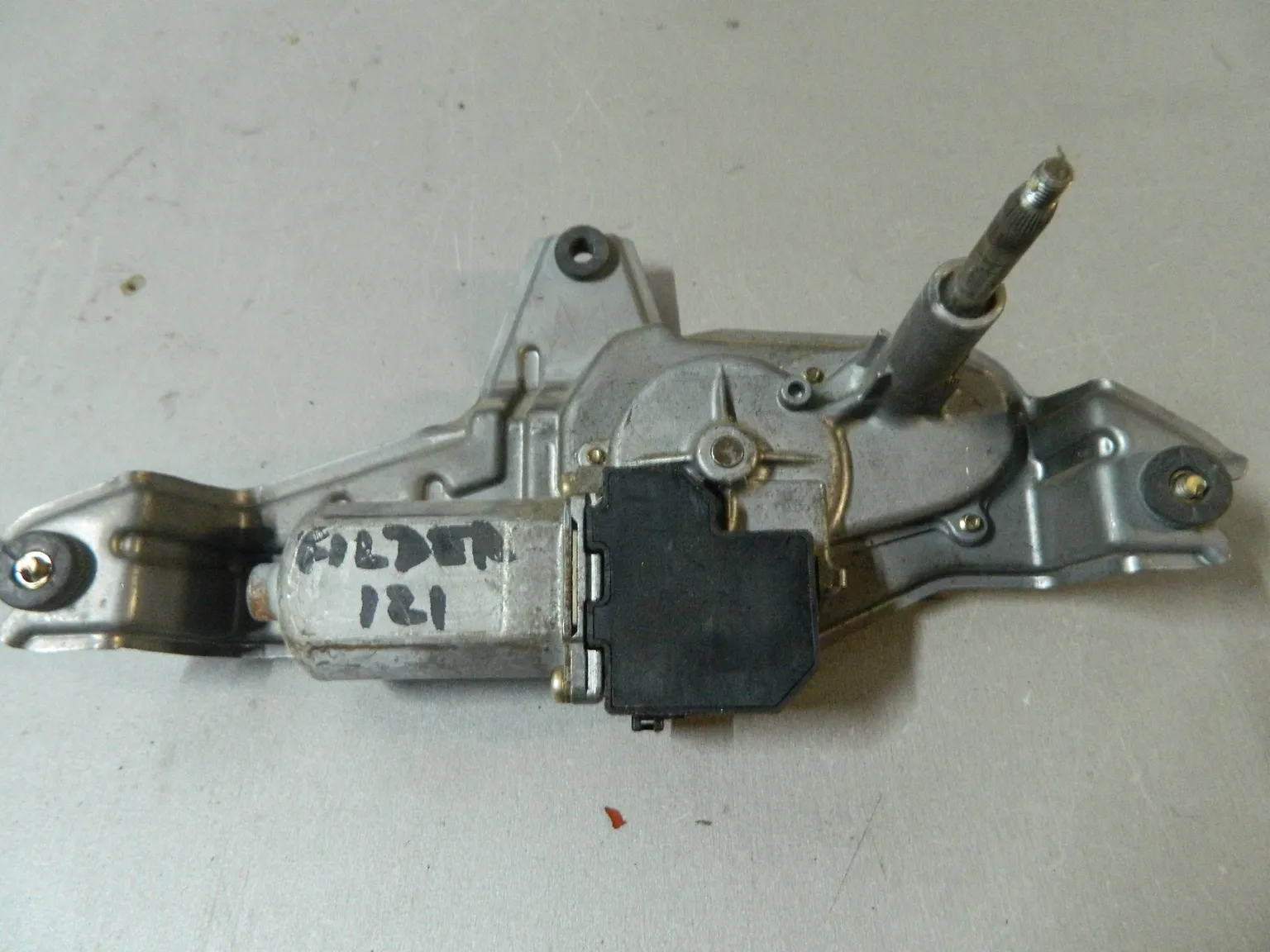 Мотор заднего дворника TOYOTA COROLLA FIELDER NZE121 (Контрактный) 81528625