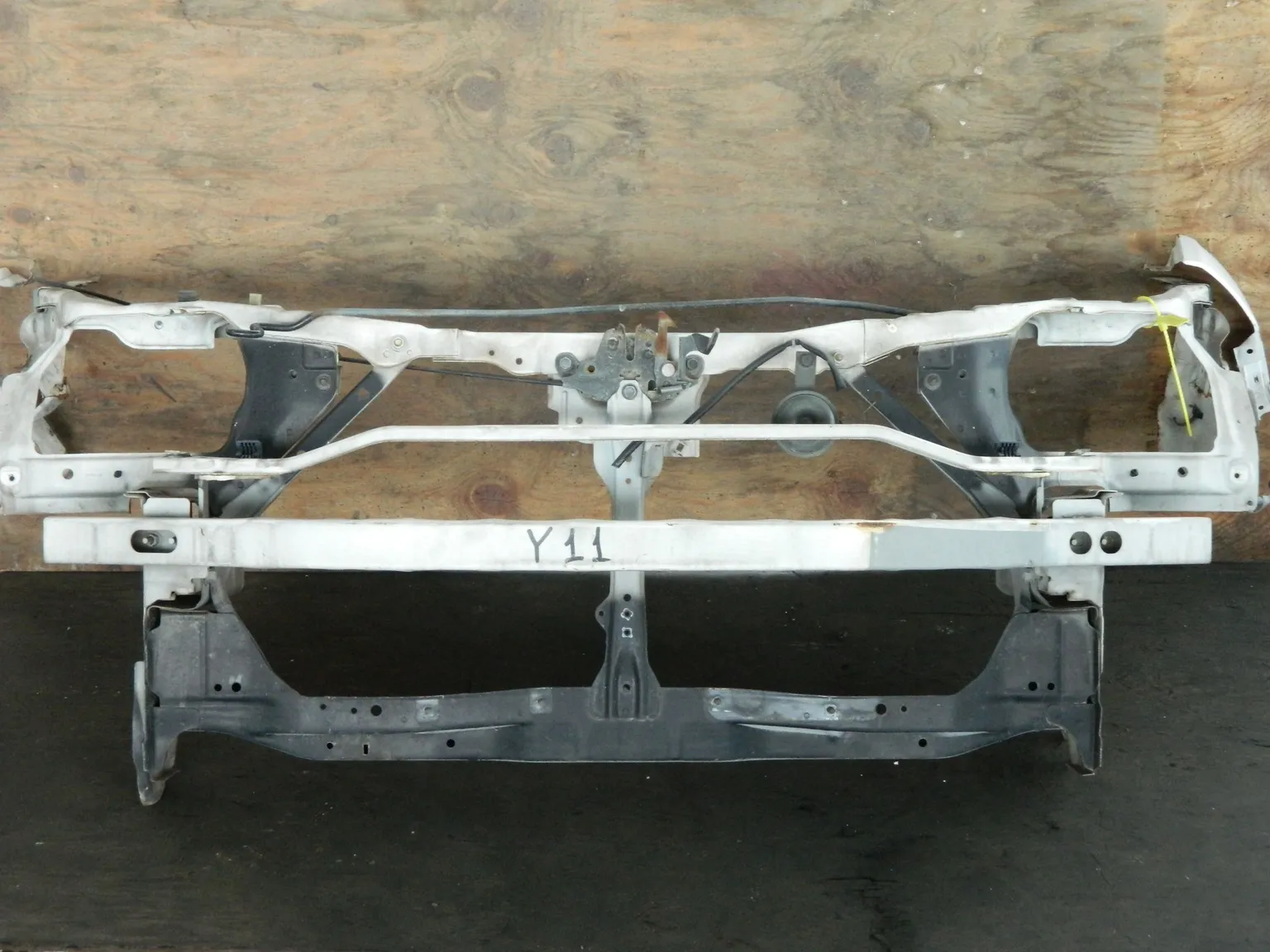 Рамка радиатора NISSAN AD Y11 (Контрактный) 94584296