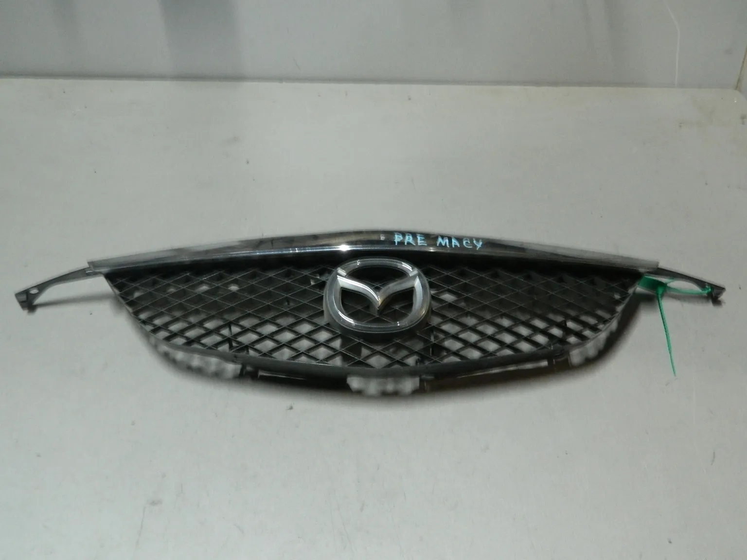 Решетка радиатора MAZDA PREMACY CP8W (Контрактный) 81540896