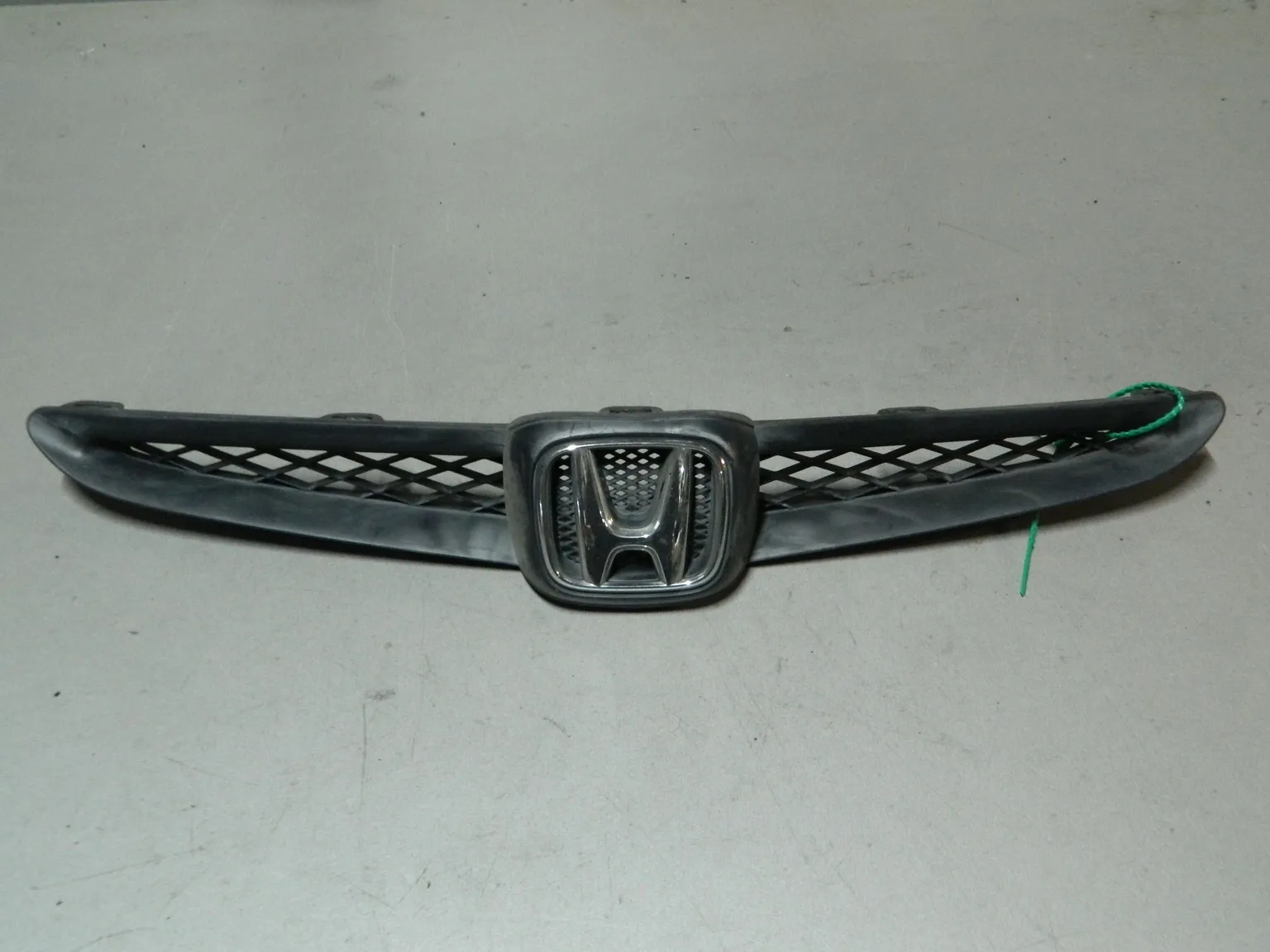 Решетка радиатора HONDA FIT GD1 (Контрактный) 81540953