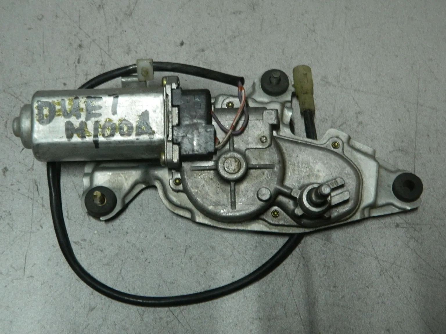 Мотор заднего дворника TOYOTA DUET M100A (Контрактный) 81528654