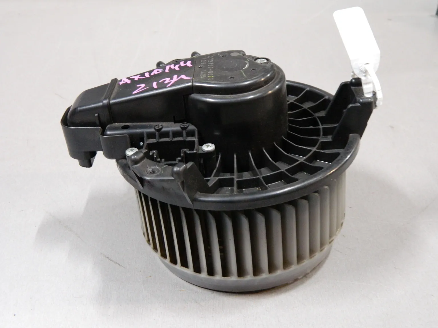 Мотор печки TOYOTA COROLLA AXIO NZE144 (Контрактный) 68000471