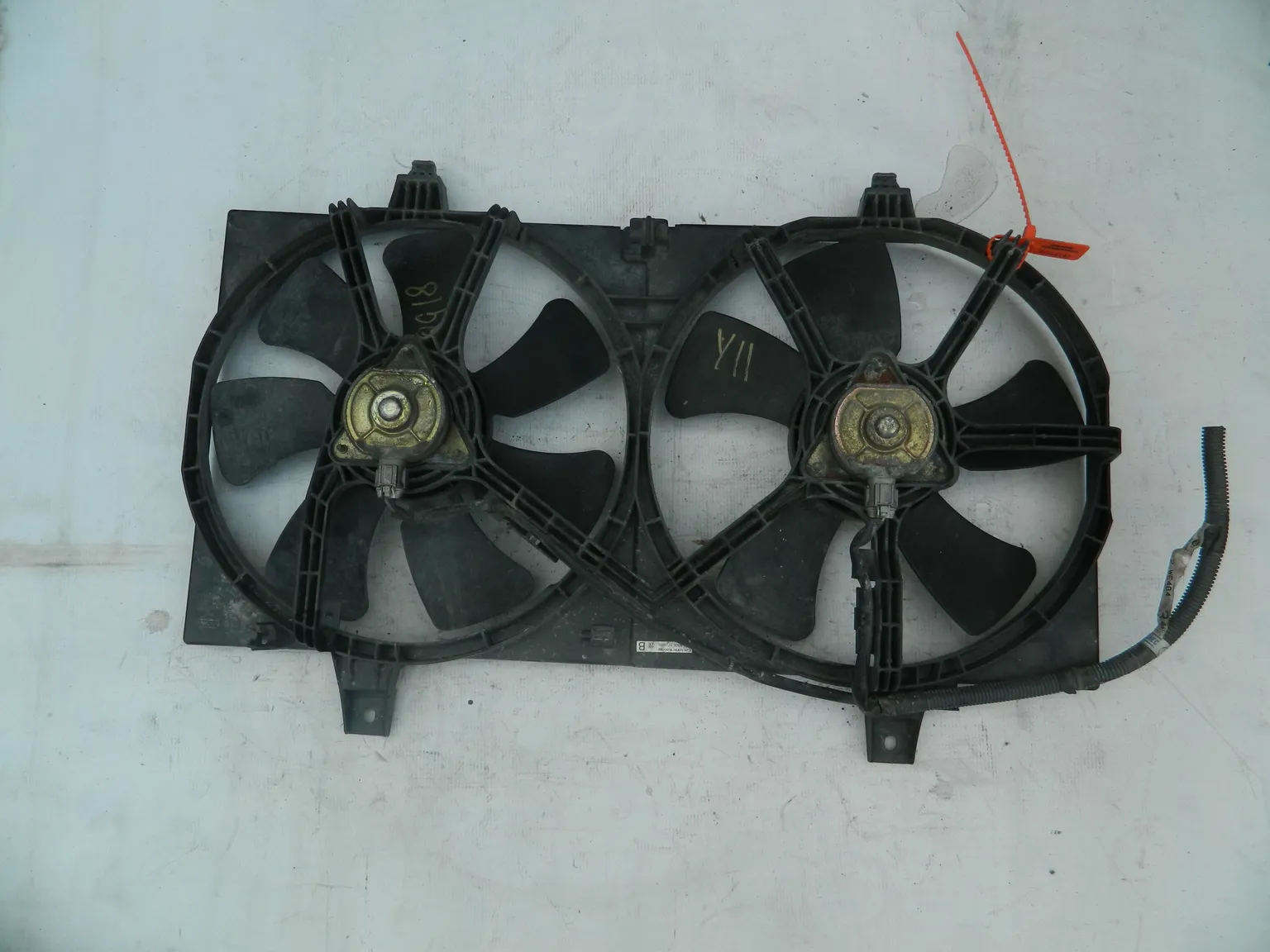 Диффузор радиатора NISSAN AD Y11 (Контрактный) 72355182