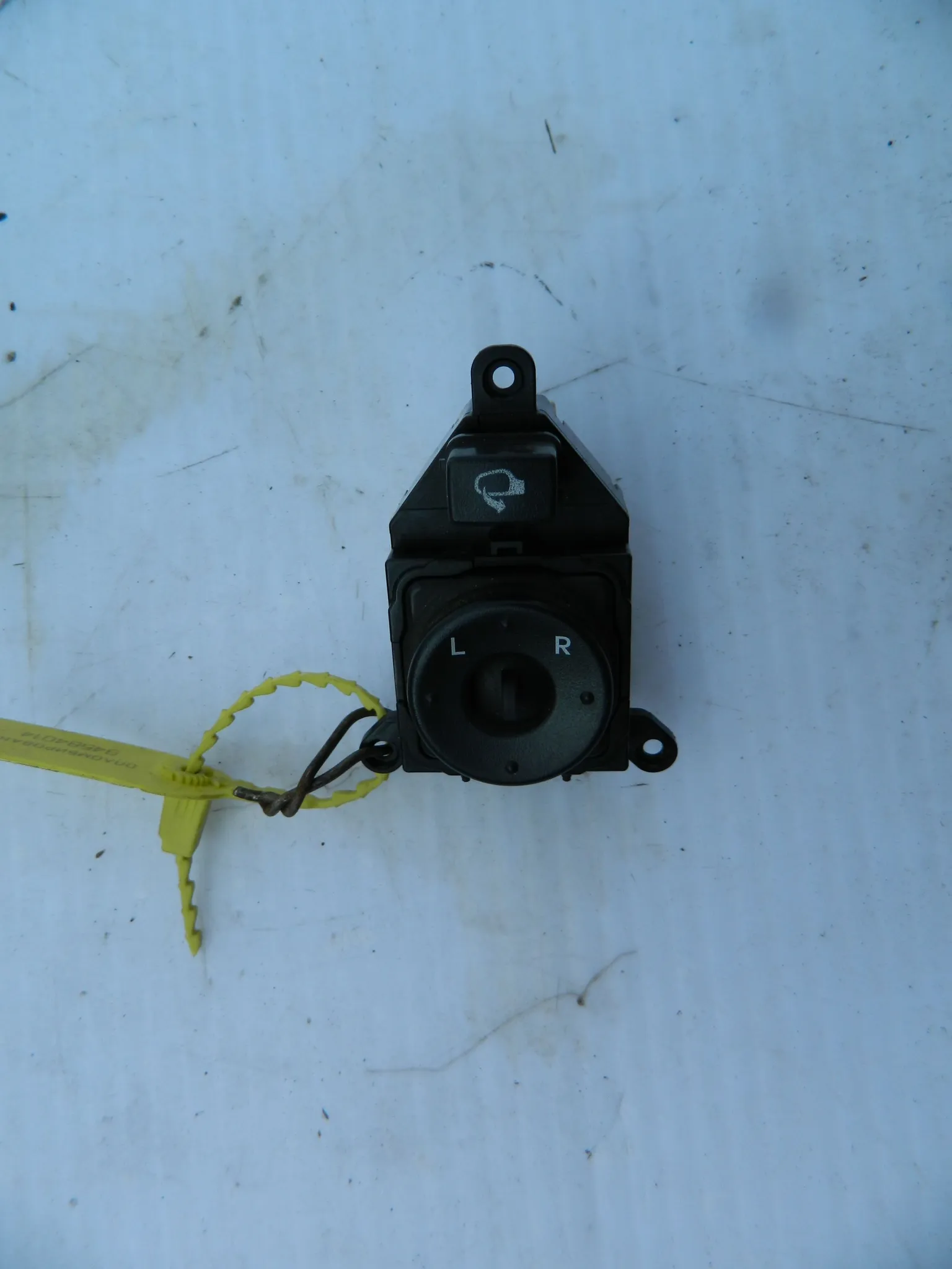 Блок управления зеркалами KIA SOUL AM 2008-2014 Перед Лев (Контрактный) 94584014