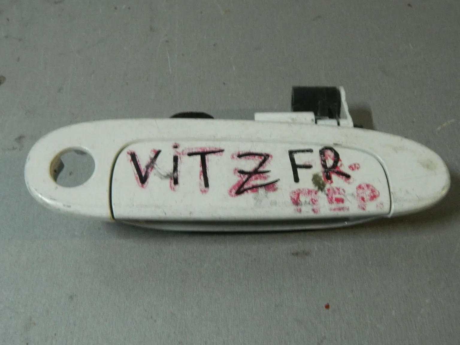 Ручка двери наружная TOYOTA VITZ NCP10 Перед Прав (Контрактный) 81528534