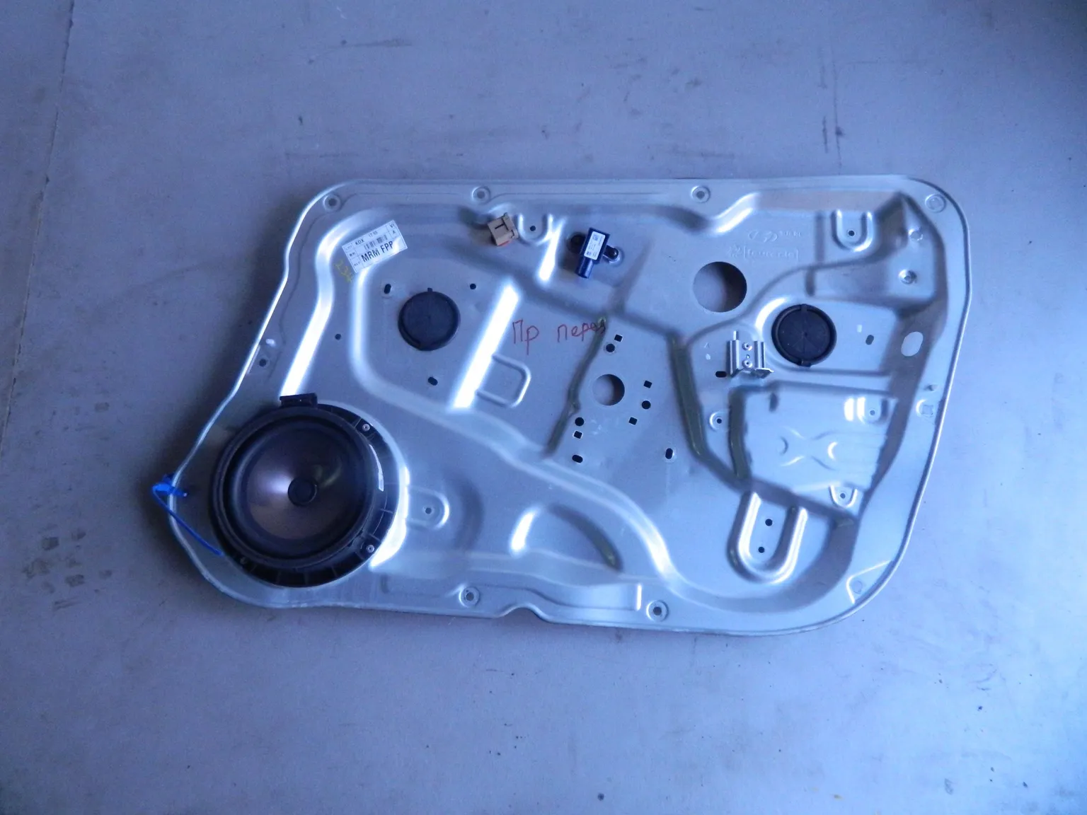 Панель стеклоподъемника HYUNDAI EQUUS VI Перед Прав (Б/У) 69838479