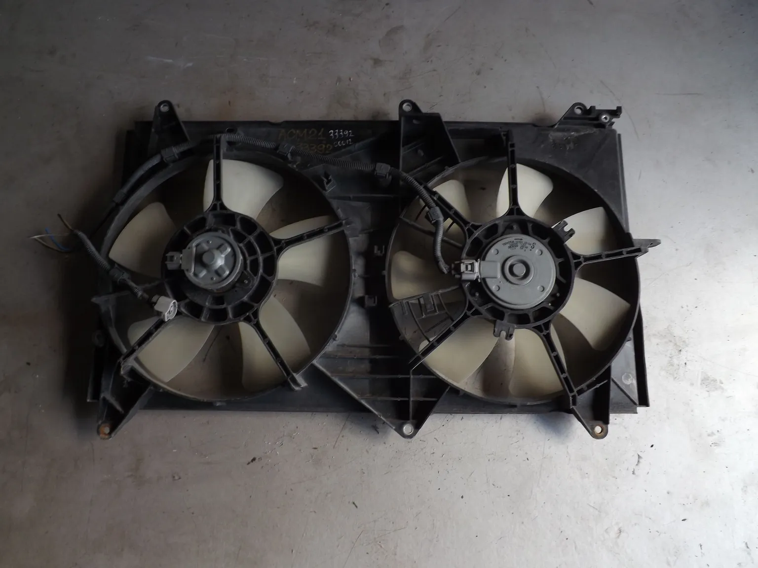 Диффузор радиатора TOYOTA IPSUM ACM21 (Контрактный) 3339200012