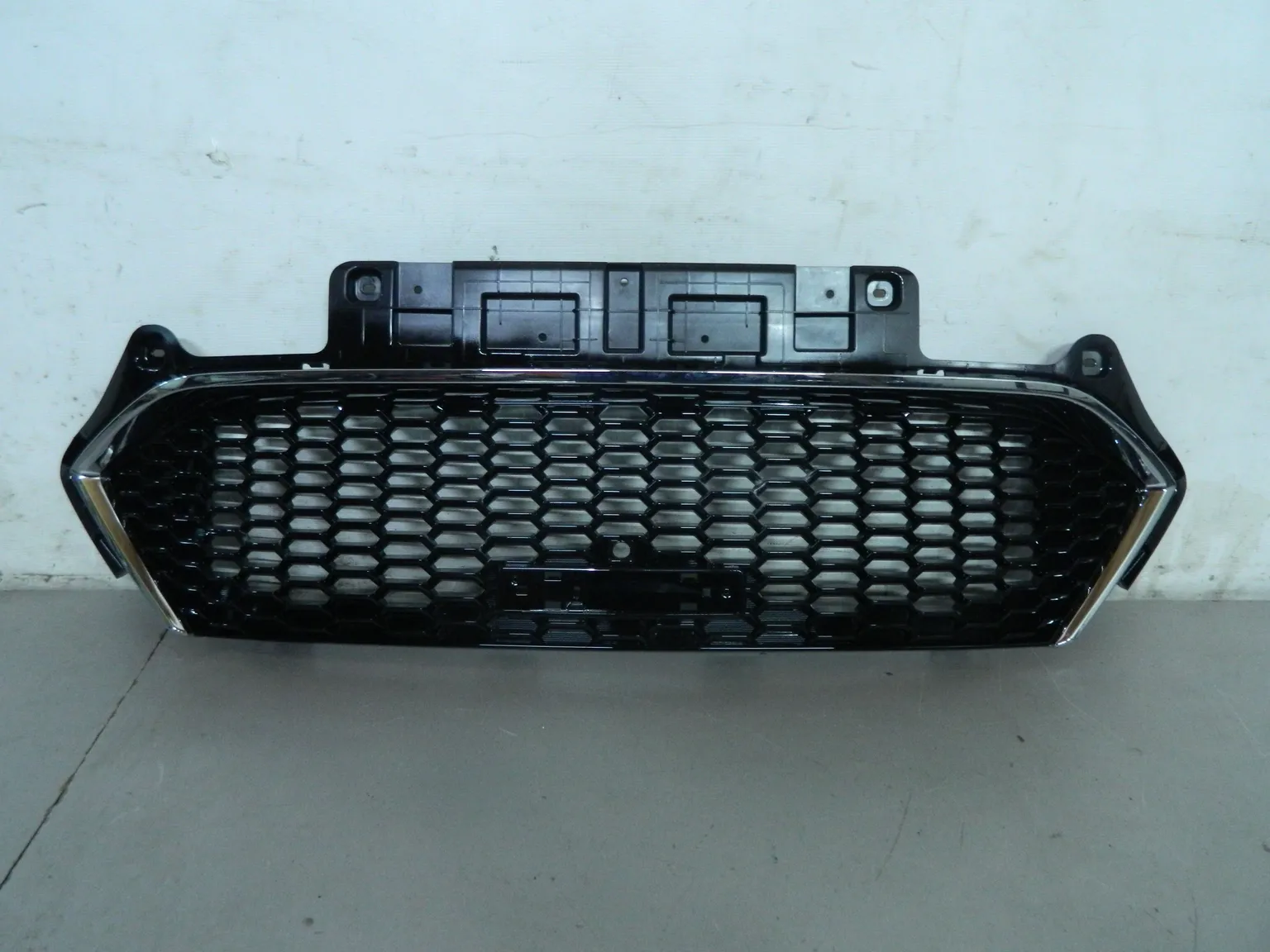 Решетка радиатора JORDEN JH02F719007 HAVAL F7 2019-