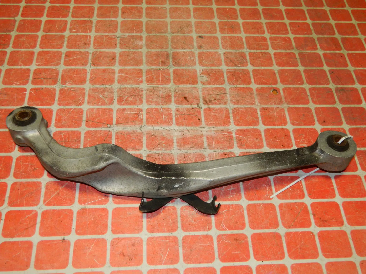 Рычаг подвески NISSAN QASHQAI J10 Зад Лев Верх (Контрактный) 45980885