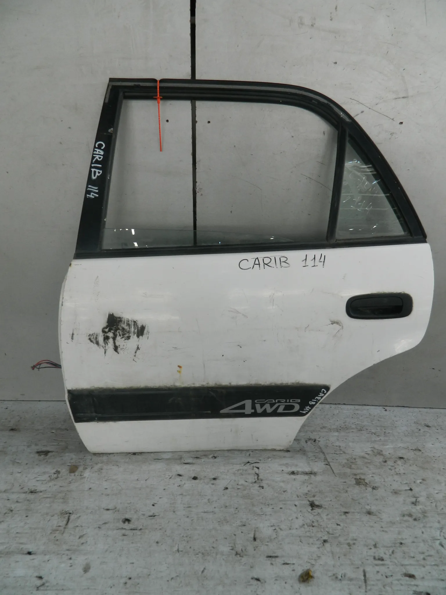 Дверь TOYOTA CARIB AE115 Зад Лев (Контрактный) 72355430 6700412780