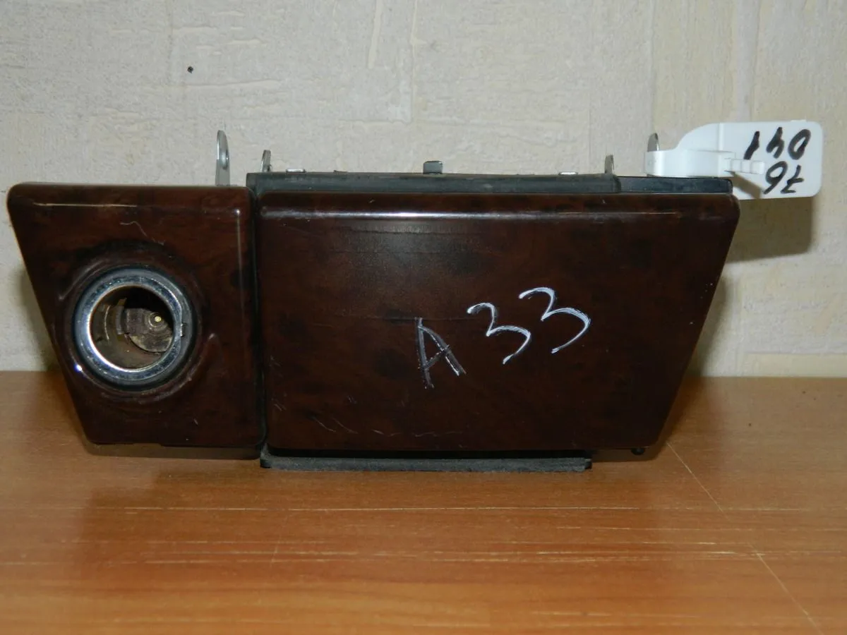 Пепельница NISSAN MAXIMA A33 VQ20DE (Б/У) 76041 688002Y000