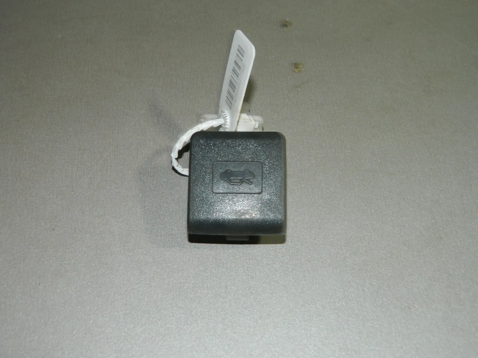 Ручка открывания капота TOYOTA COROLLA E120 (Б/У) 45990758 5360105030B0