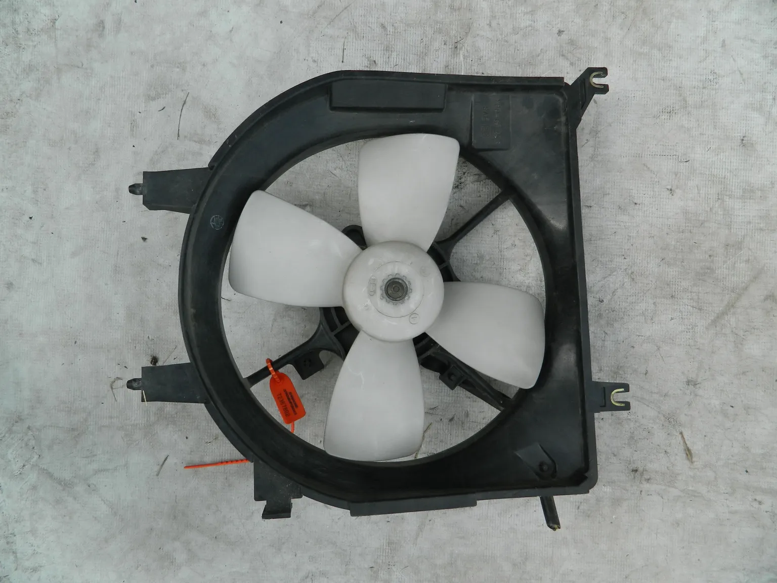 Диффузор радиатора MAZDA DEMIO DW3W (Контрактный) 72367802