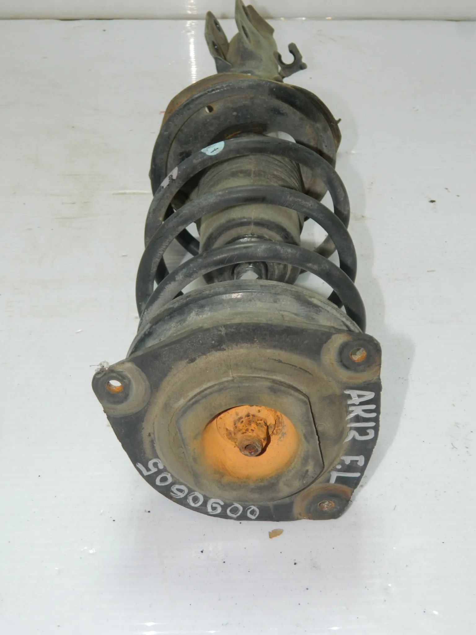 Стойка подвески NISSAN MARCH AK12 Перед Лев (Кoнтрактный) 45992966