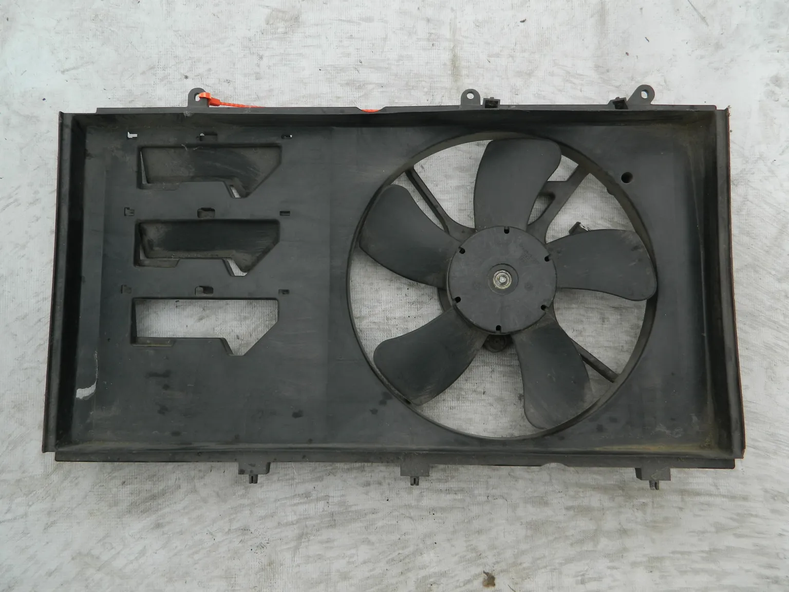 Диффузор радиатора MITSUBISHI LANCER CEDIA CS5W (Контрактный) 72367974