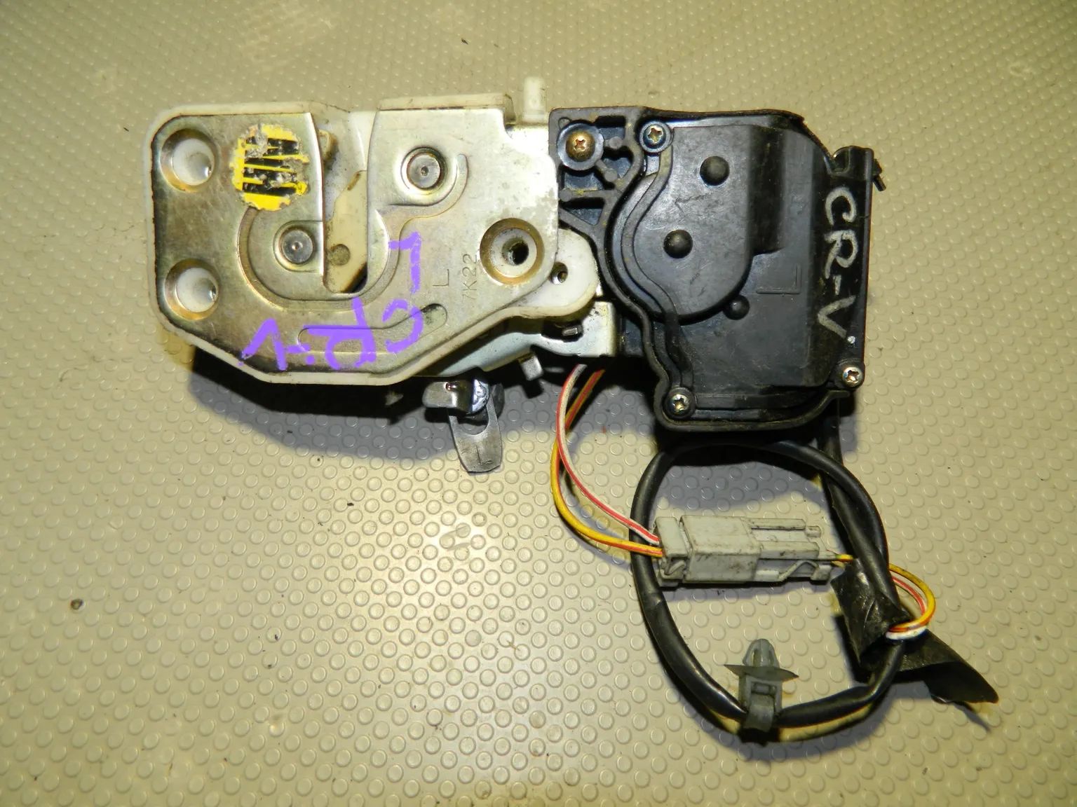 Замок двери HONDA CR-V RD1 Зад Лев (Контрaктный)