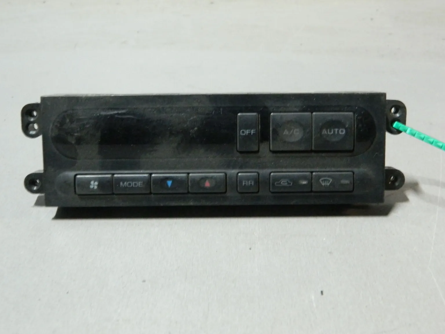 Блок управления климат-контролем NISSAN LARGO W30 (Контрактный) 81540522 275105C901