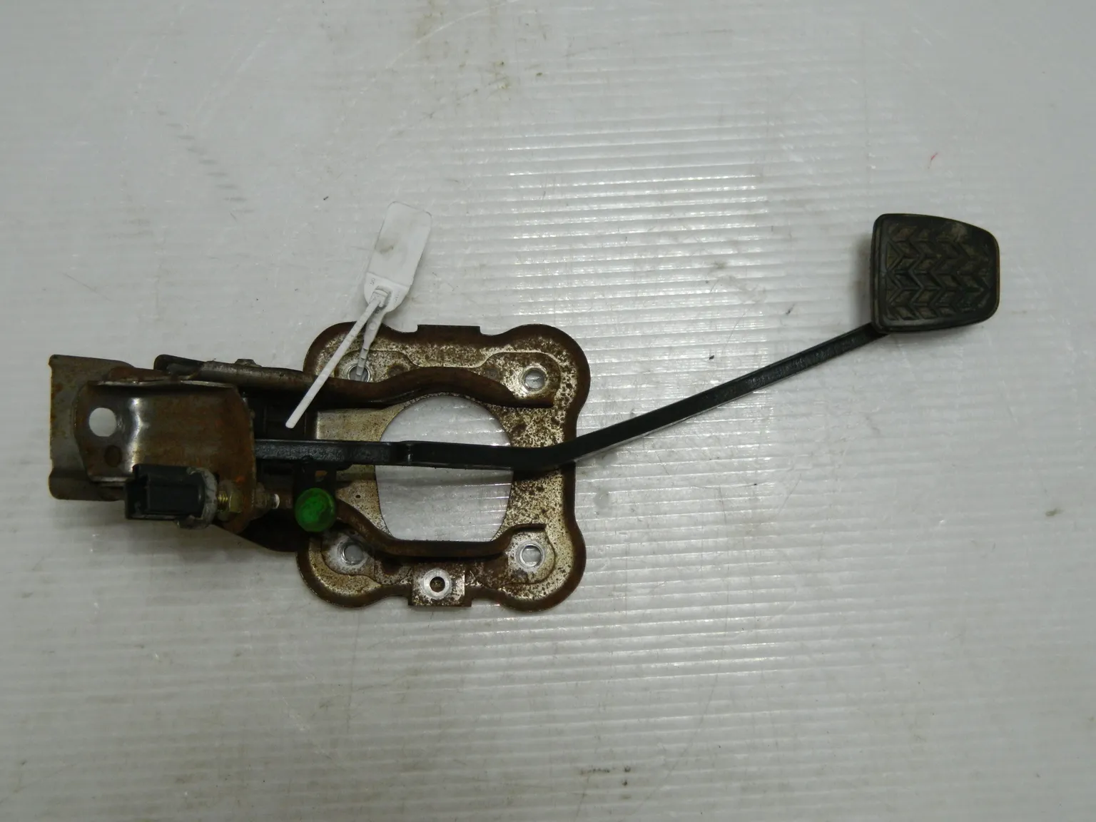 Педаль тормоза TOYOTA AVENSIS T220 46098838 Б/У