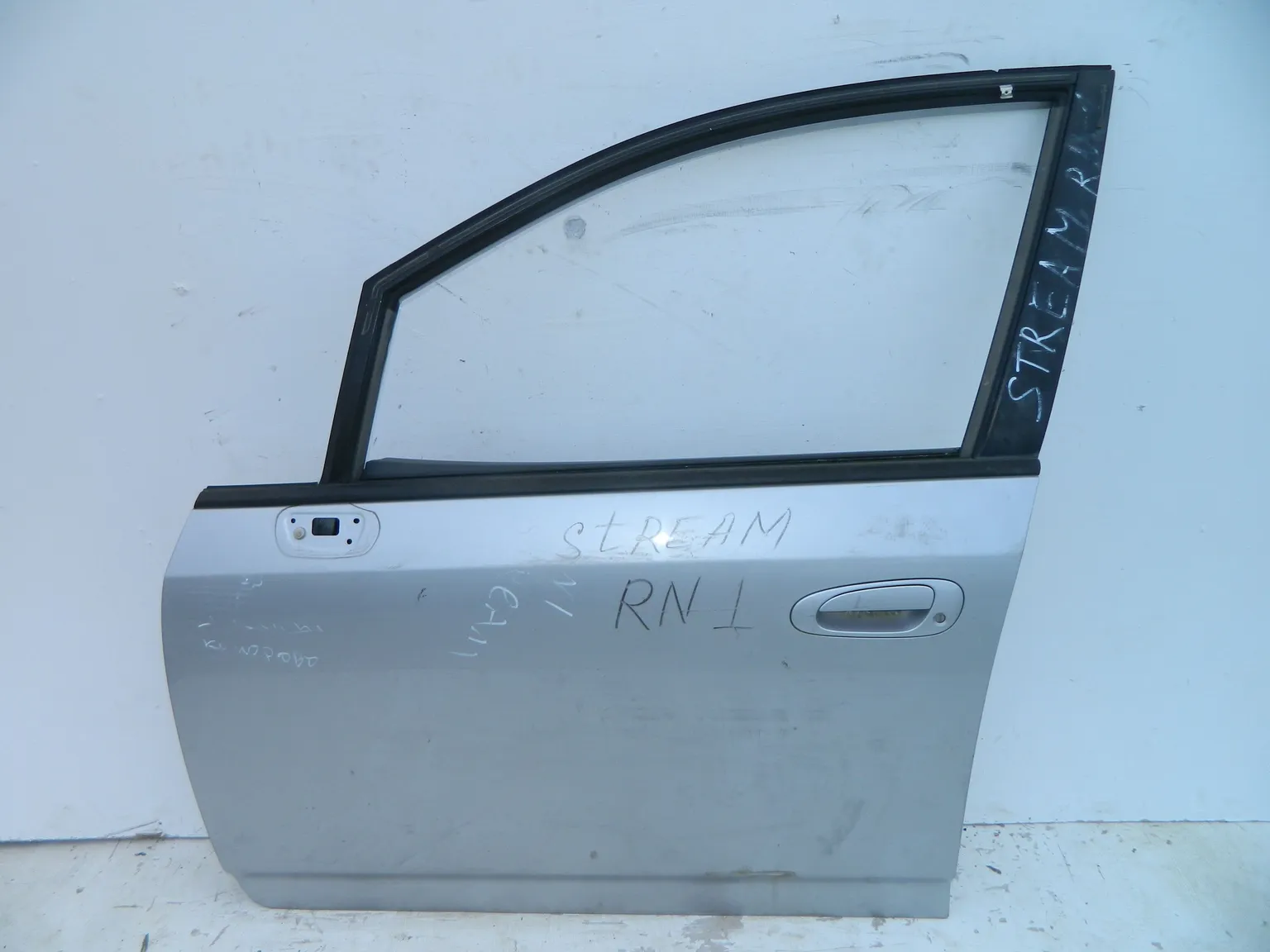 Дверь HONDA STREAM RN1 Перед Лев (Контрактный) 46098092 67050S7A010ZZ