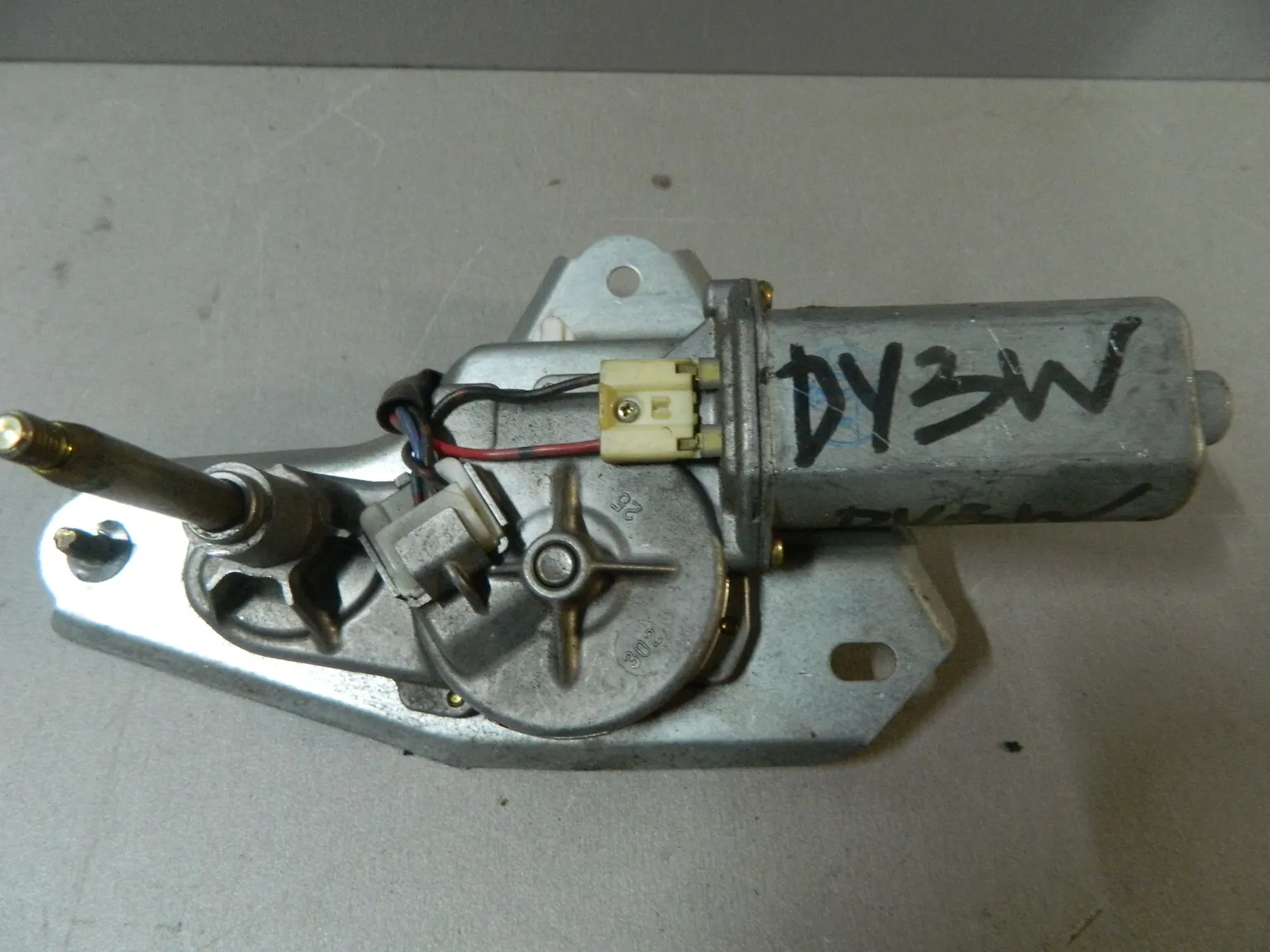 Мотор заднего дворника MAZDA DEMIO DY3W (Контрактный) 81528708