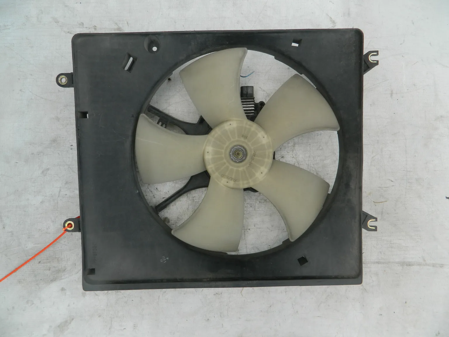 Диффузор радиатора MITSUBISHI RVR N61W (Контрактный) 72355078