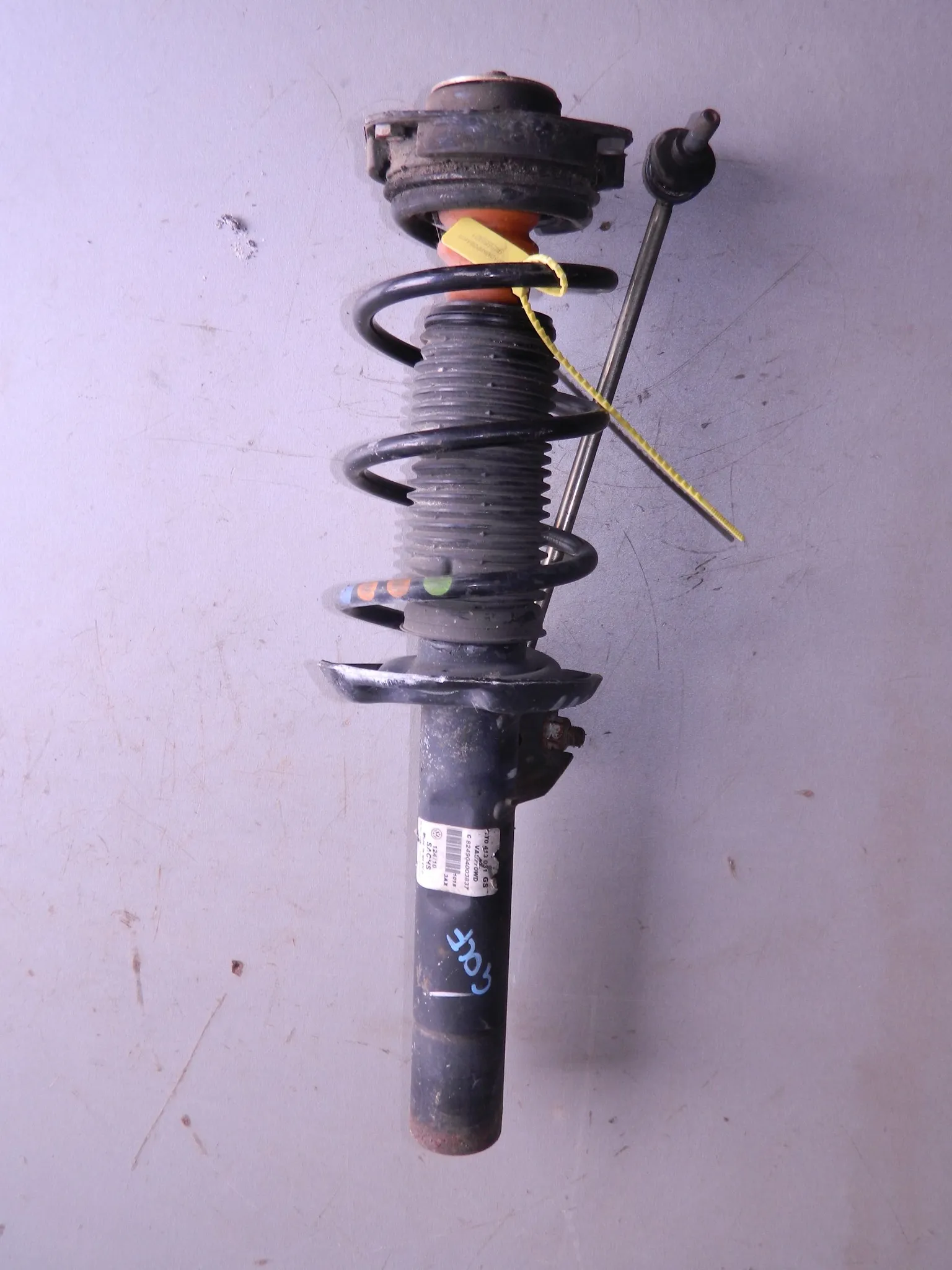 Стойка подвески VOLKSWAGEN GOLF 6 5K1 Перед (Контрактный) 94599921 1T0413031GS