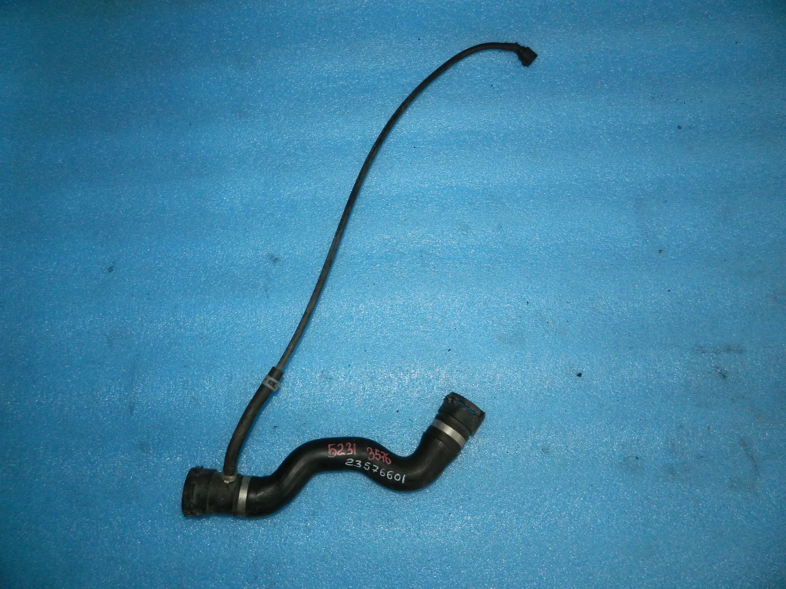 Патрубок системы охлаждения BMW 5-SERIES F10 N20B20B (Контрактный) 23576601