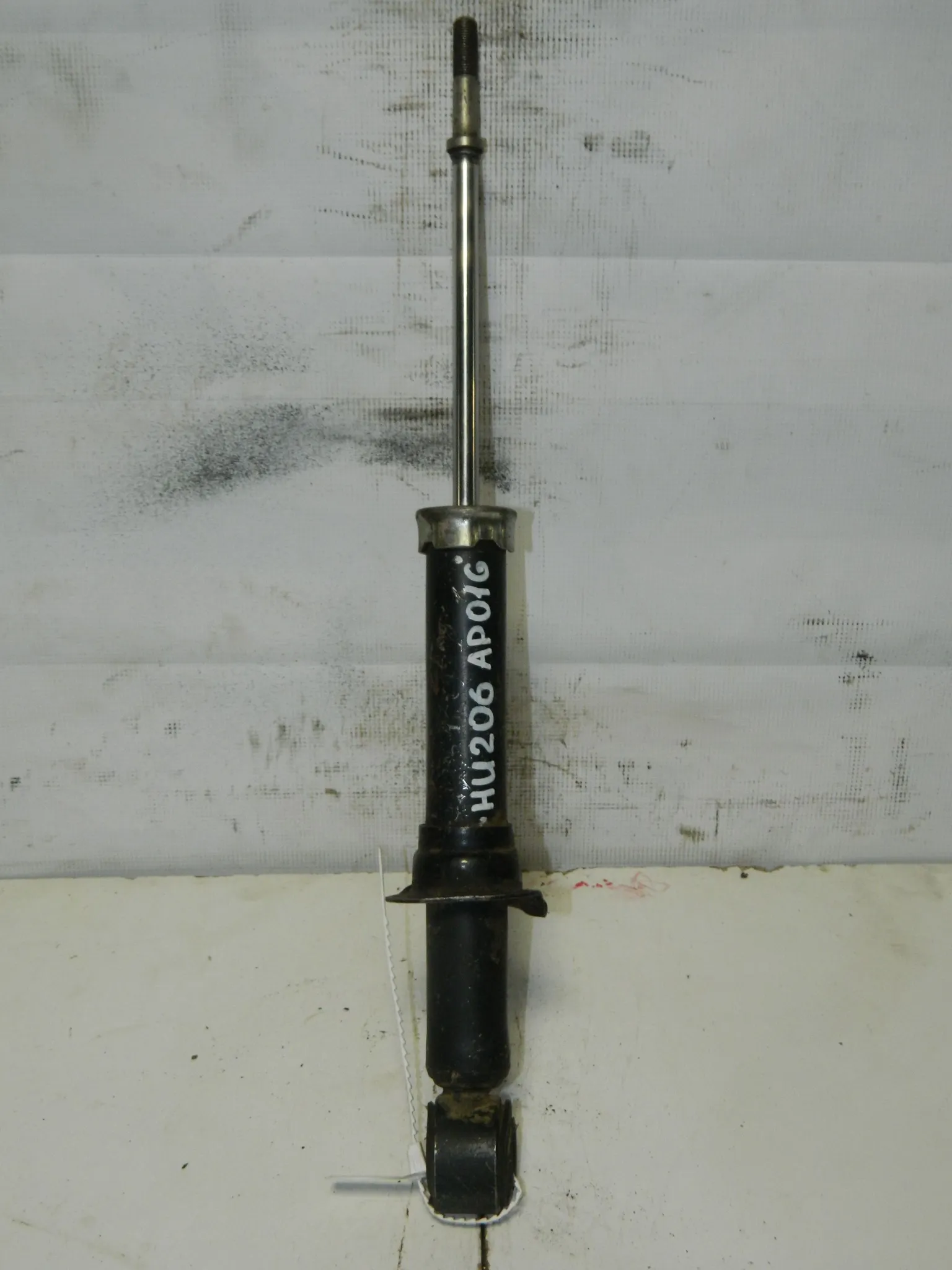 Амортизатор TOYOTA COROLLA FIELDER NZE121 1NZFE Задн (Контрактный) 45993700