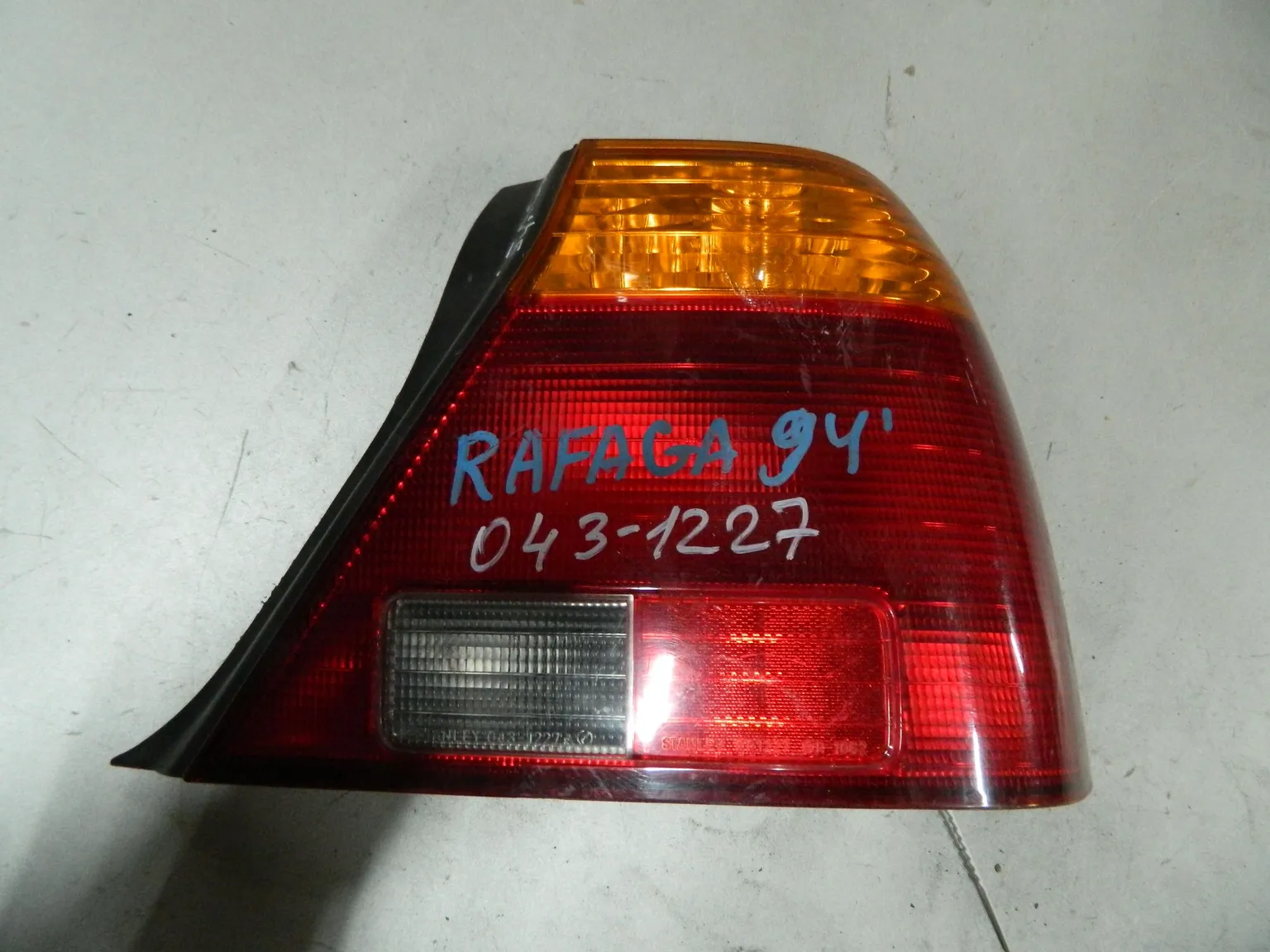 Фонарь HONDA ASCOT CE4 Зад Прав (Контрактный) 68000928