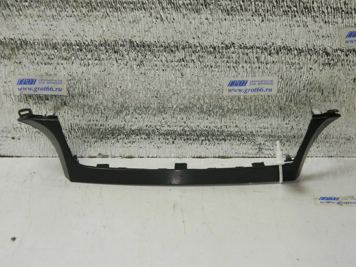 Накладка центральной консоли HYUNDAI EQUUS VI G6DA 2013-2015 Лев (Б/У) 35021120