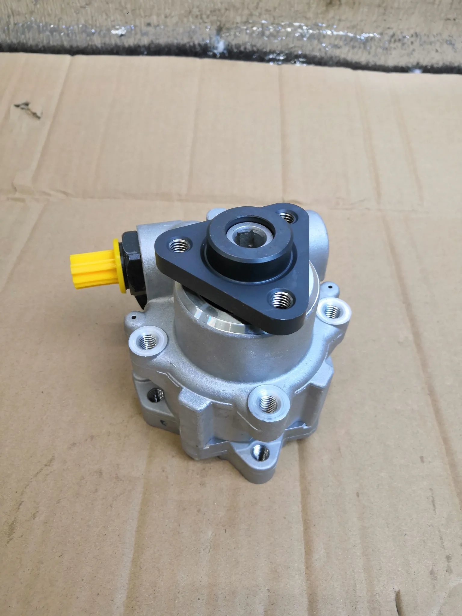 Насос ГУР DAGGER DPV257 AUDI A4 8D2 ADP 8D0145156L