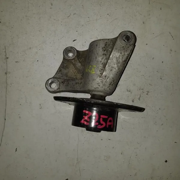 Подушка двигателя MITSUBISHI COLT Z27A 4G15 (Контрактный)