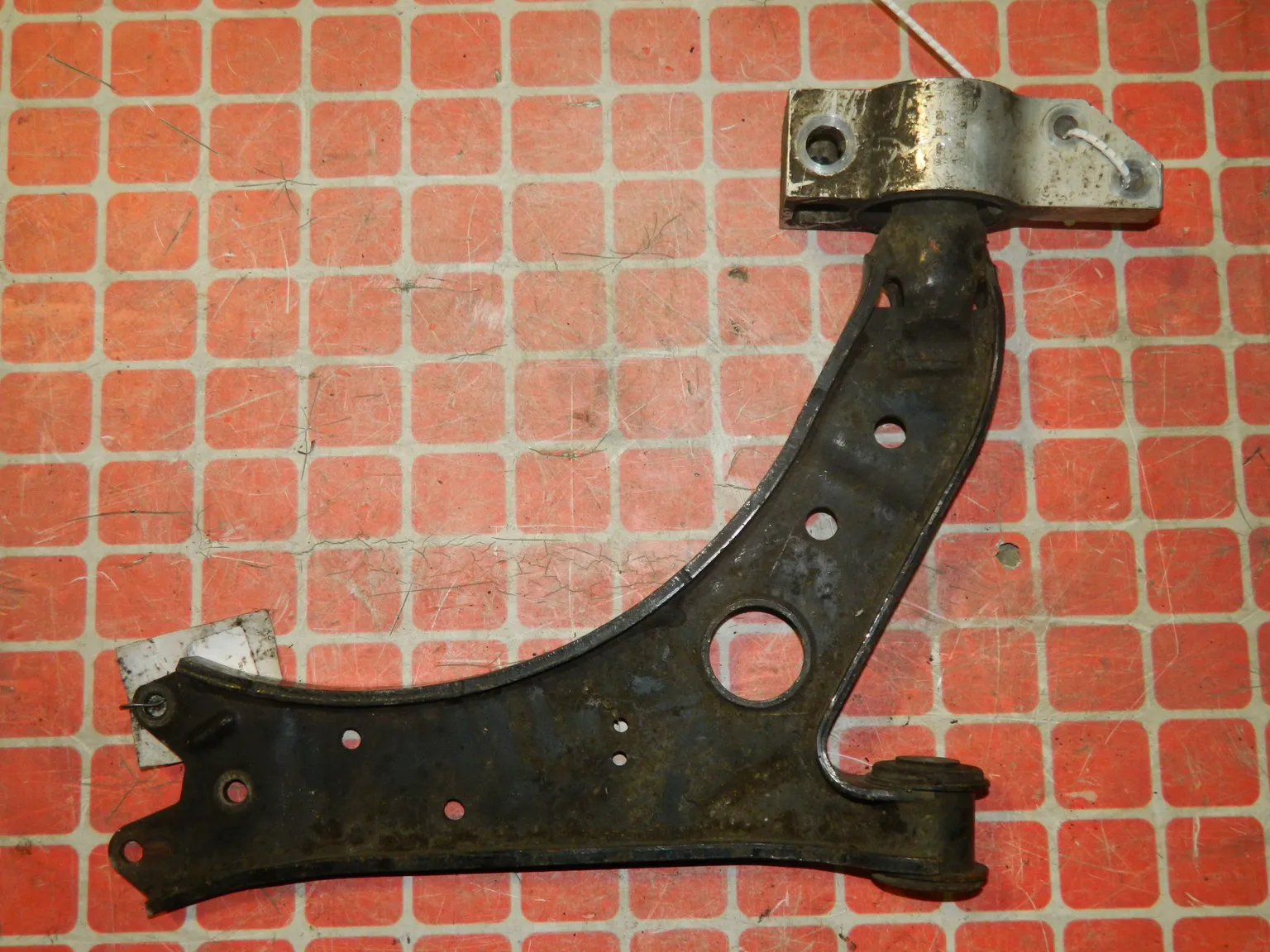 Рычаг VOLKSWAGEN GOLF 1K5 CAVD Перед Лев (Контрактный) 45980969