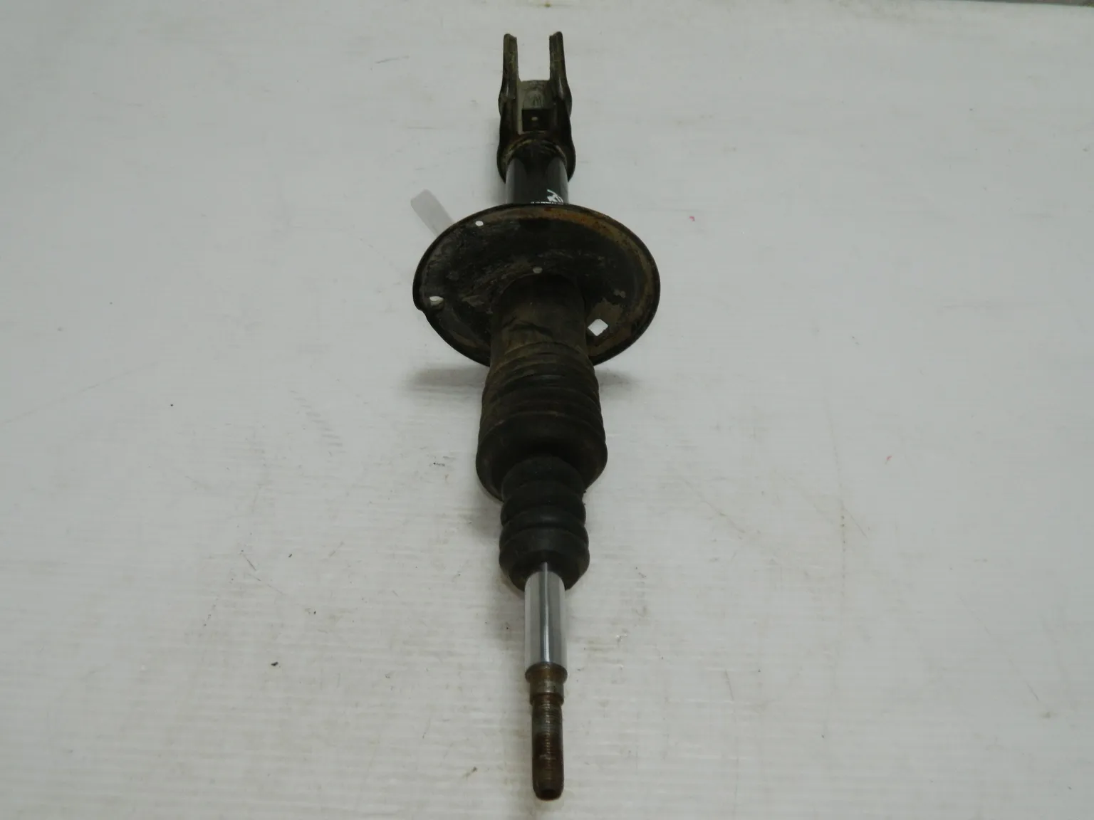 Стойка подвески RENAULT DUSTER Перед 46098783 Б/У