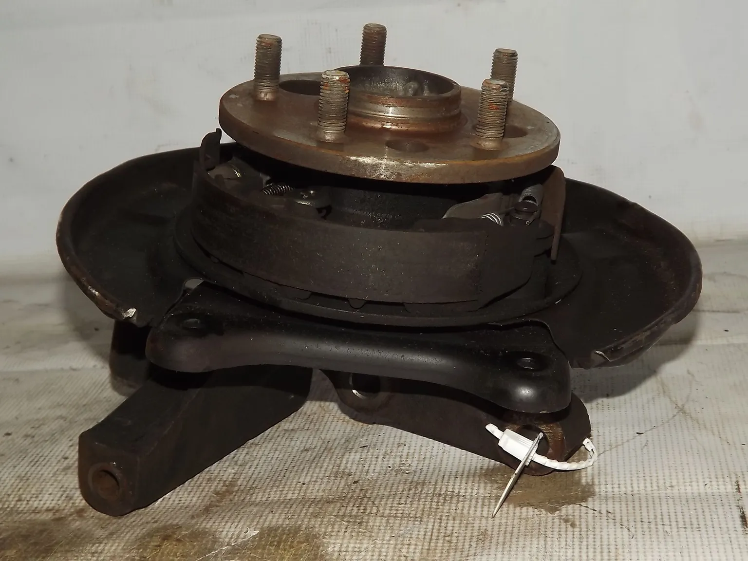 Ступица TOYOTA CAMRY SV32 Зад Лев (Контрaктный) 35017352