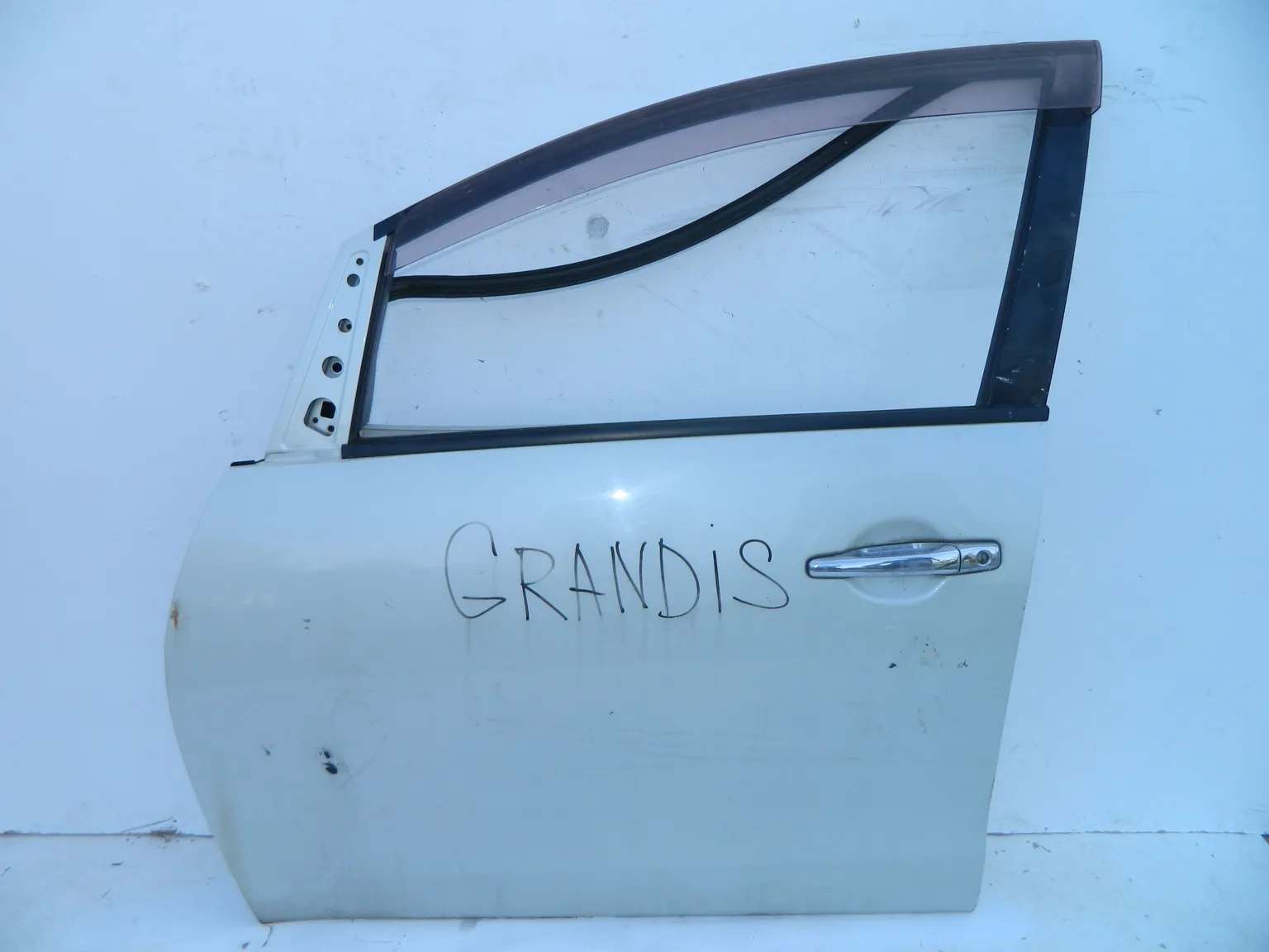 Дверь MITSUBISHI GRANDIS NA4W Перед Лев (Контрактный) 46098111 5700A035